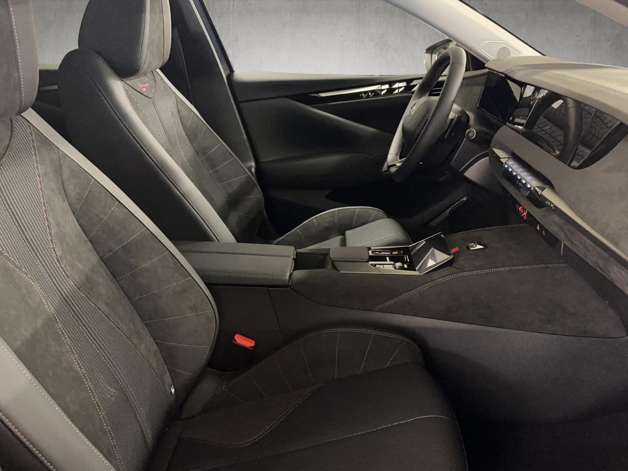 listing desktop thumbnail image 17