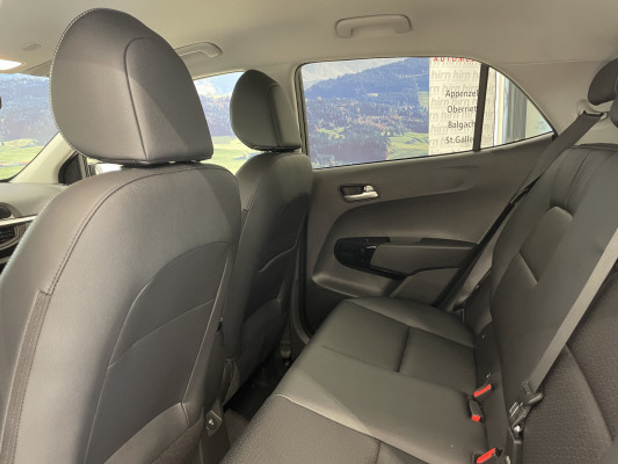 listing desktop thumbnail image 6