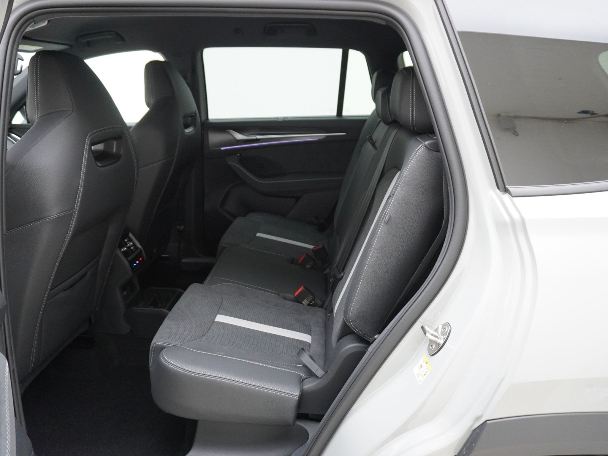 listing desktop thumbnail image 15