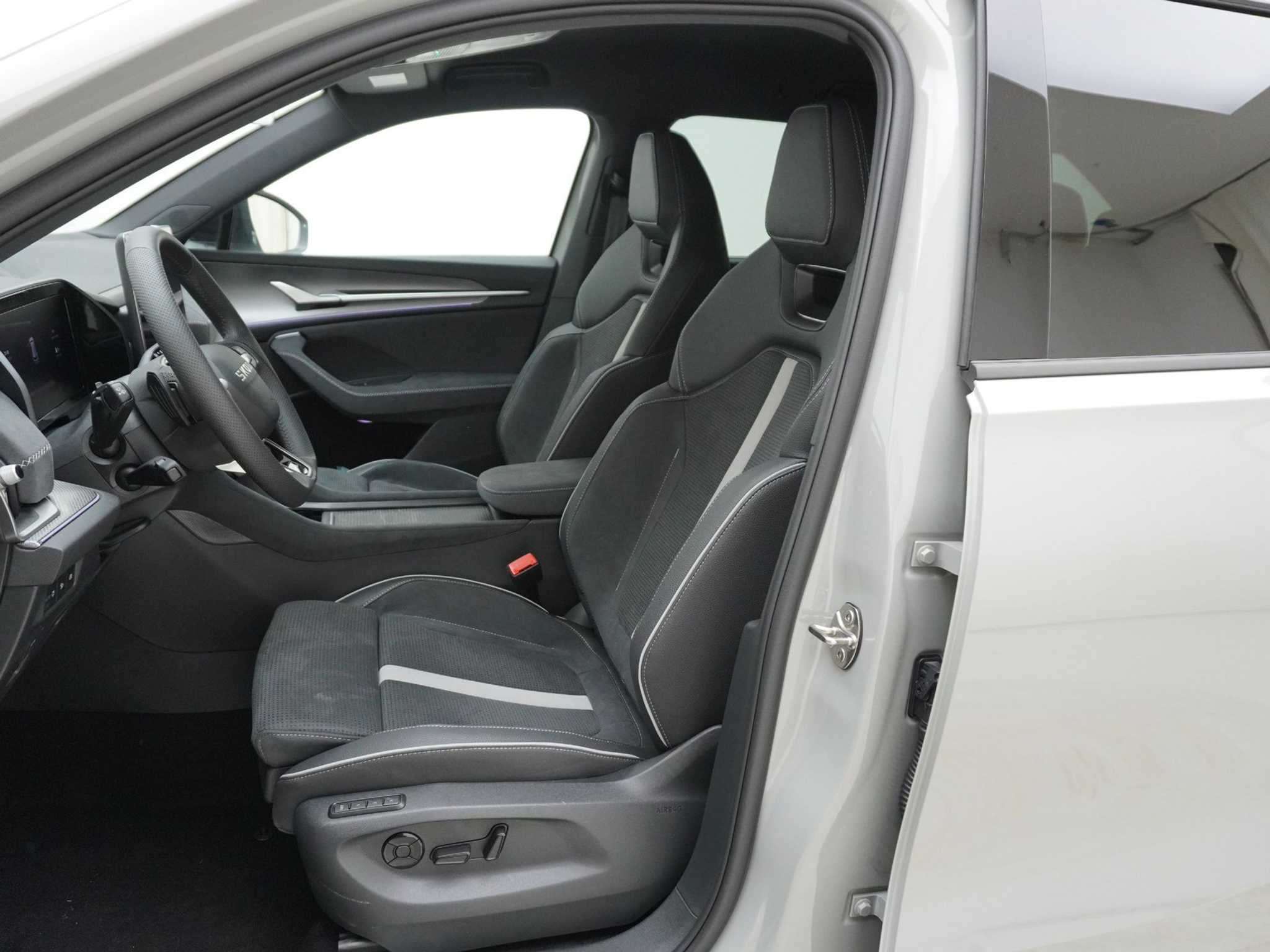 listing desktop thumbnail image 13