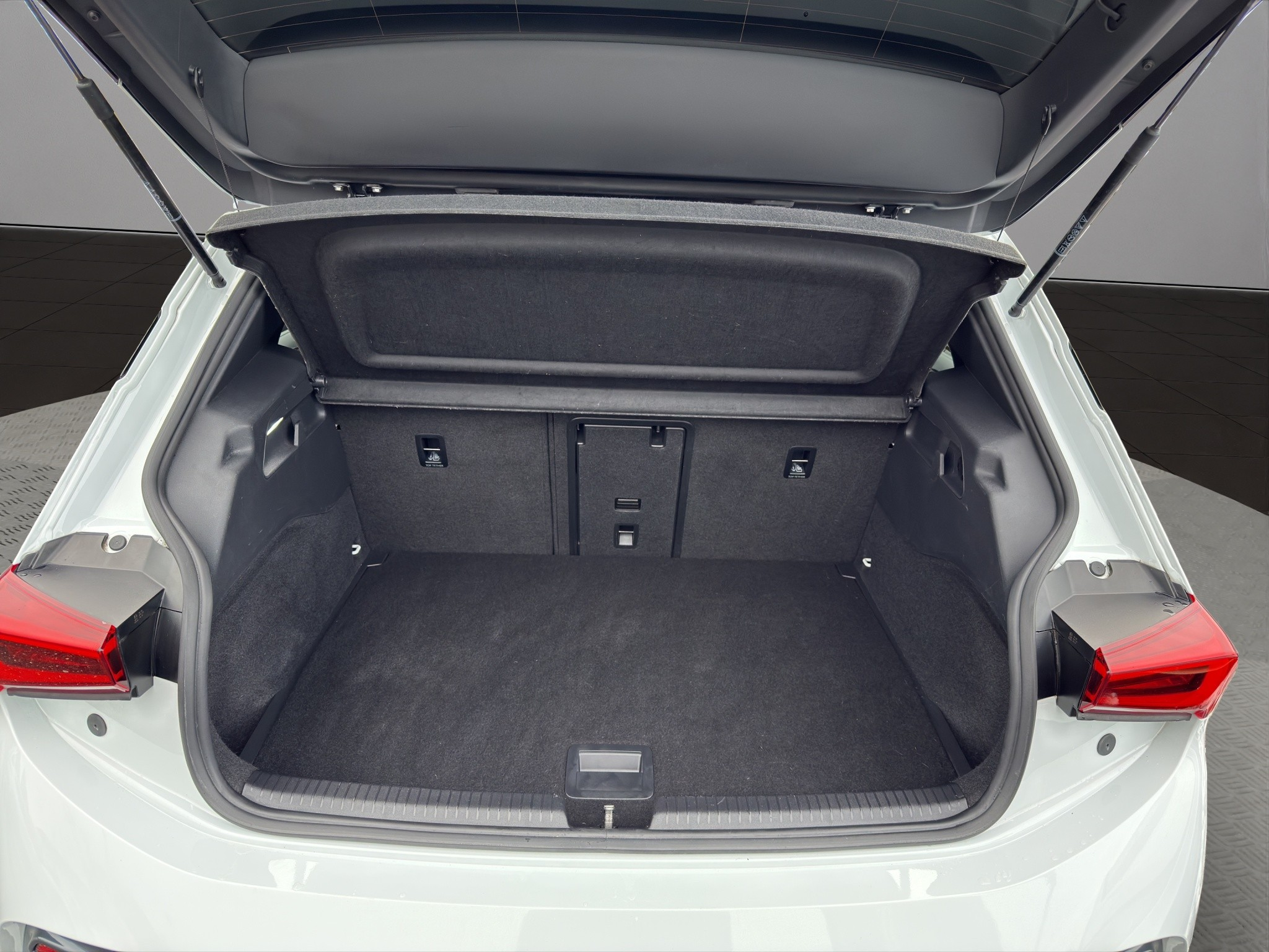 listing desktop thumbnail image 8