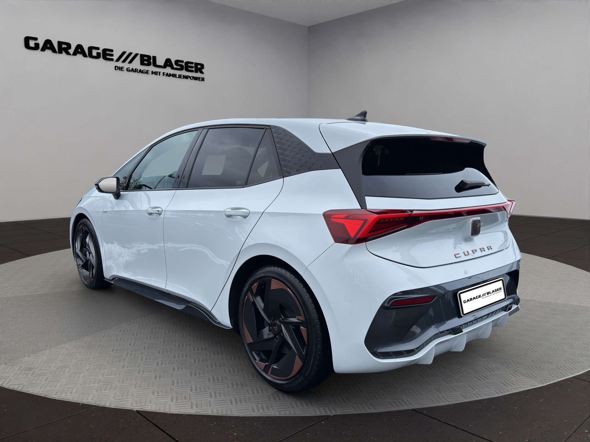 listing desktop thumbnail image 2