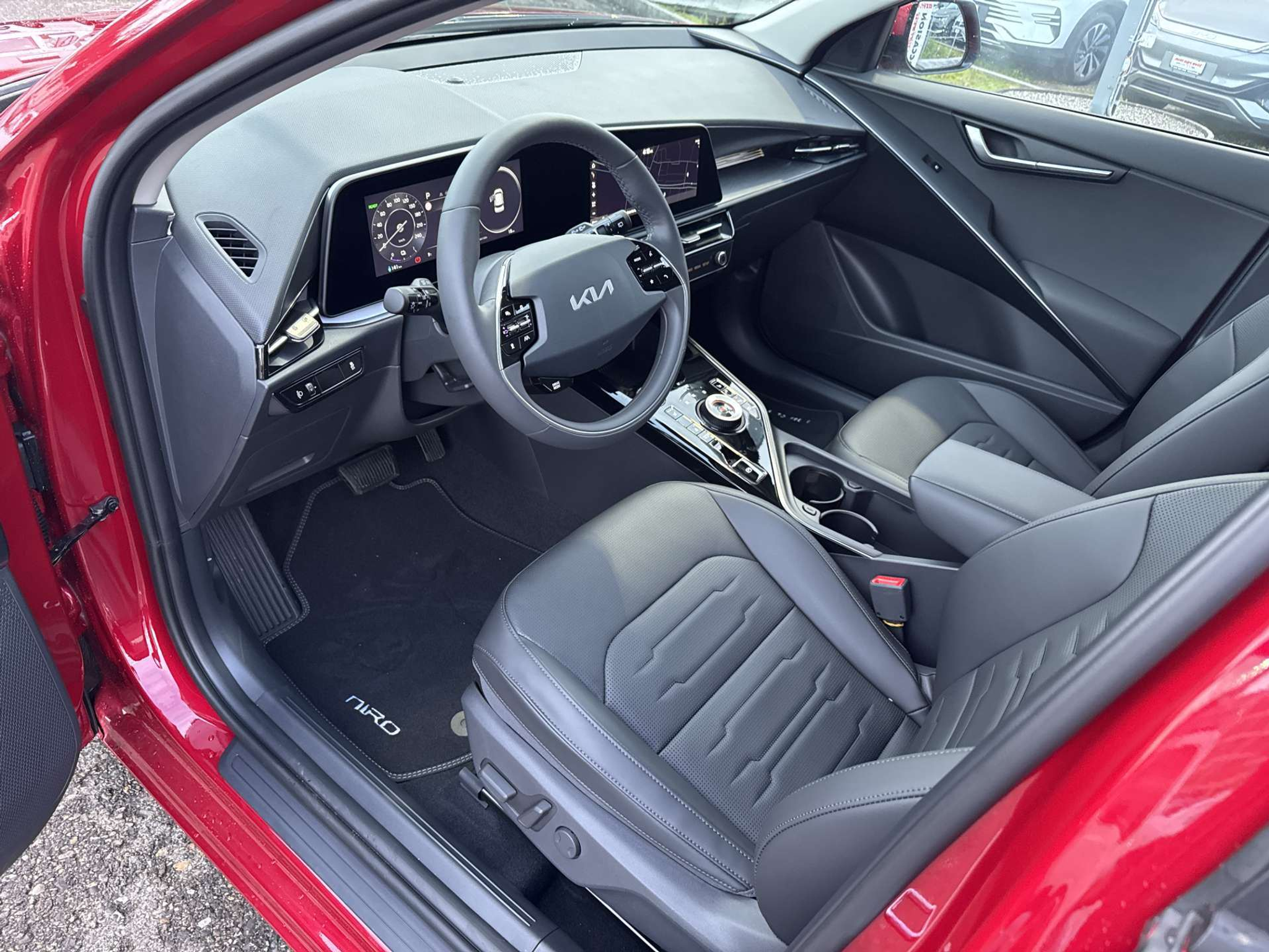 listing desktop thumbnail image 5