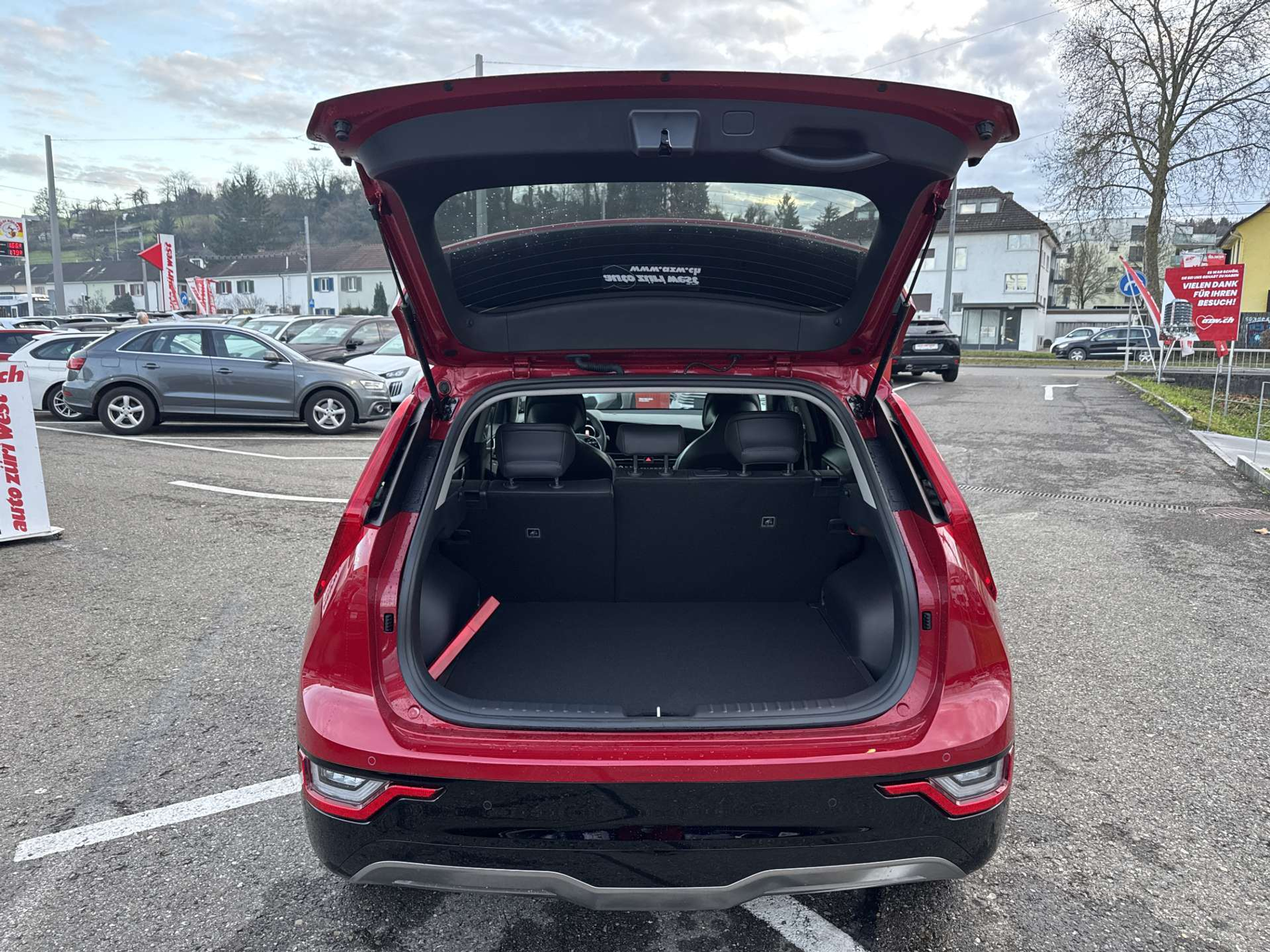 listing desktop thumbnail image 7