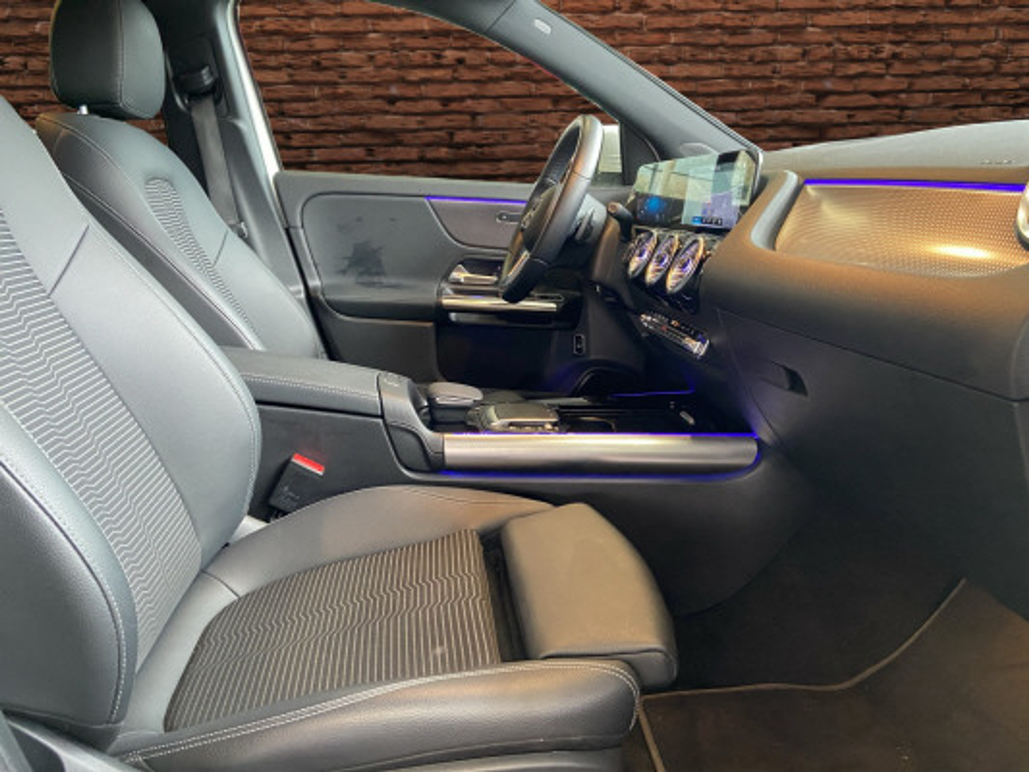 listing desktop thumbnail image 11