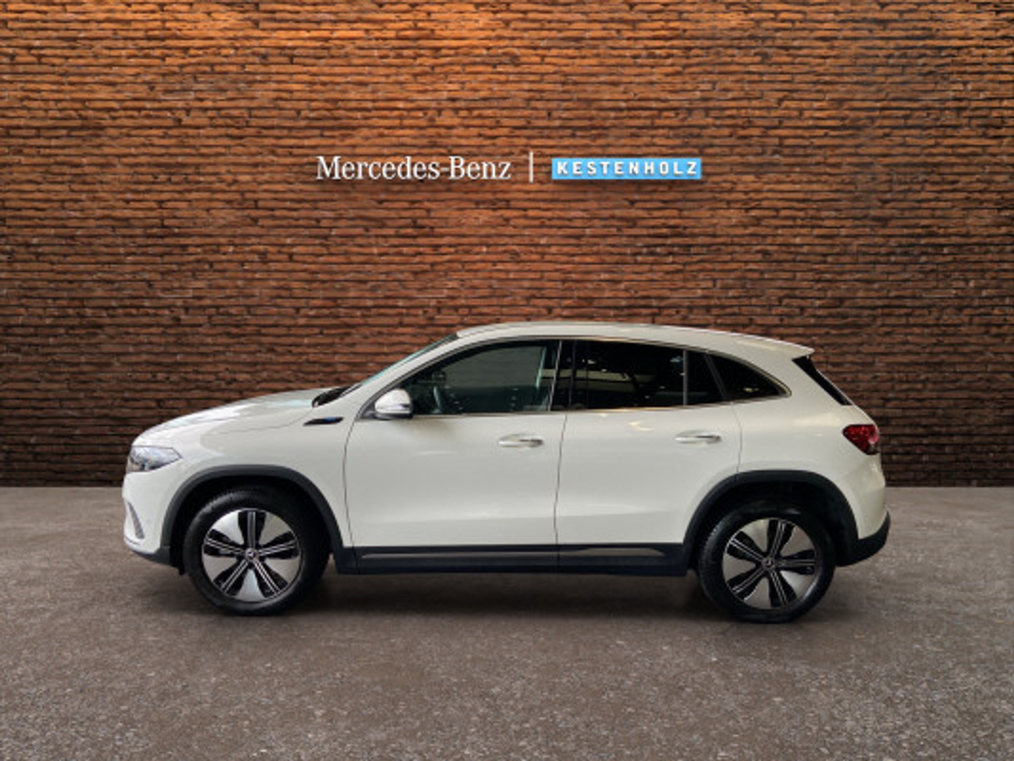 listing desktop thumbnail image 3