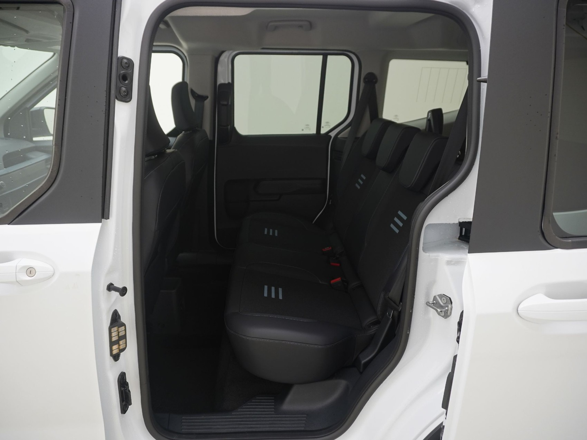 listing desktop thumbnail image 12