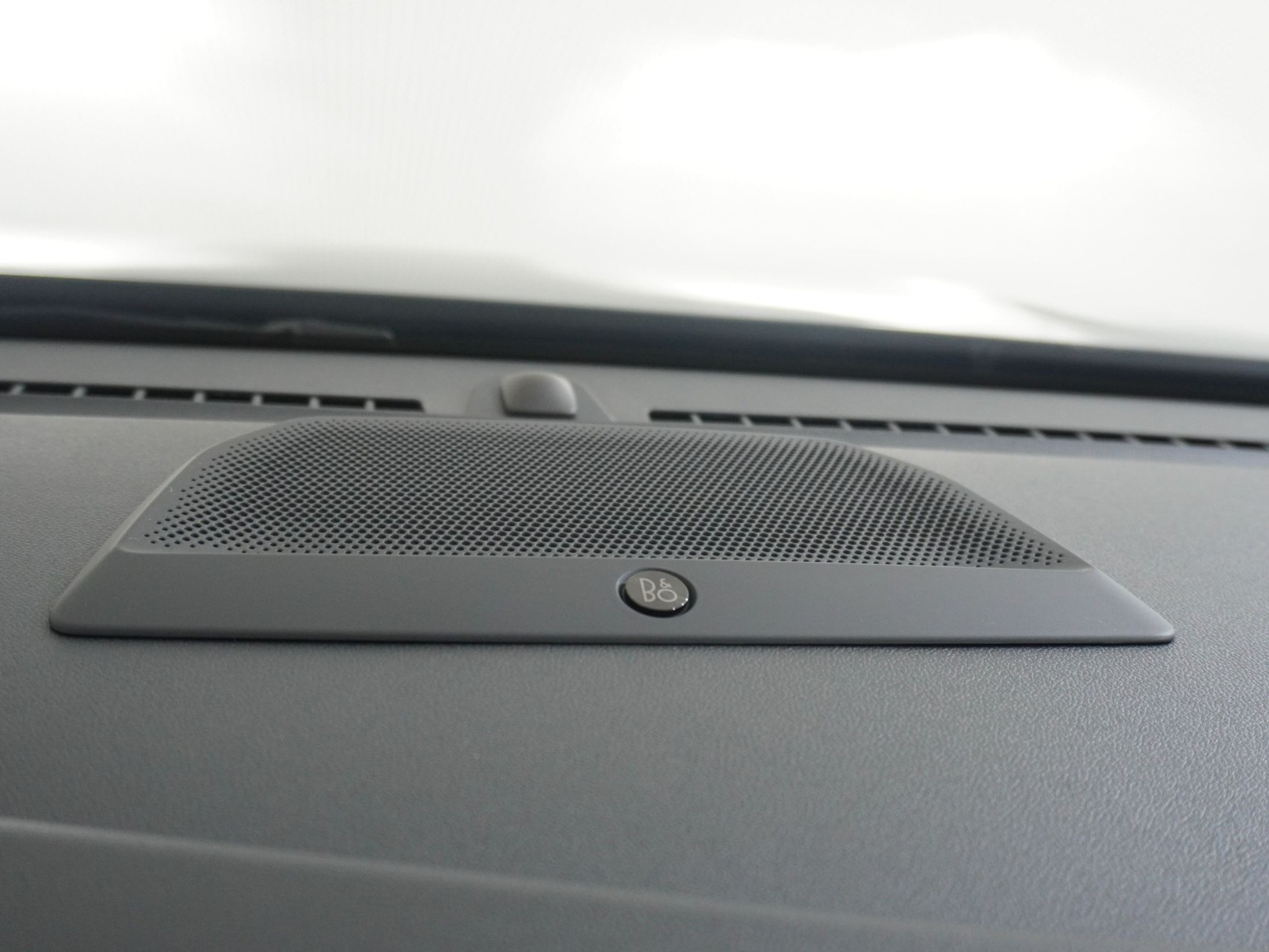 listing desktop thumbnail image 9