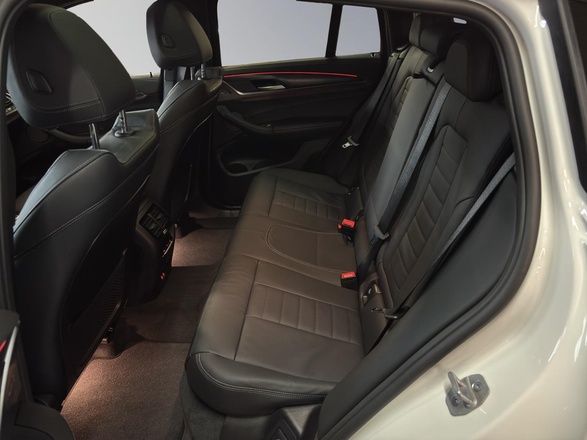 listing desktop thumbnail image 6