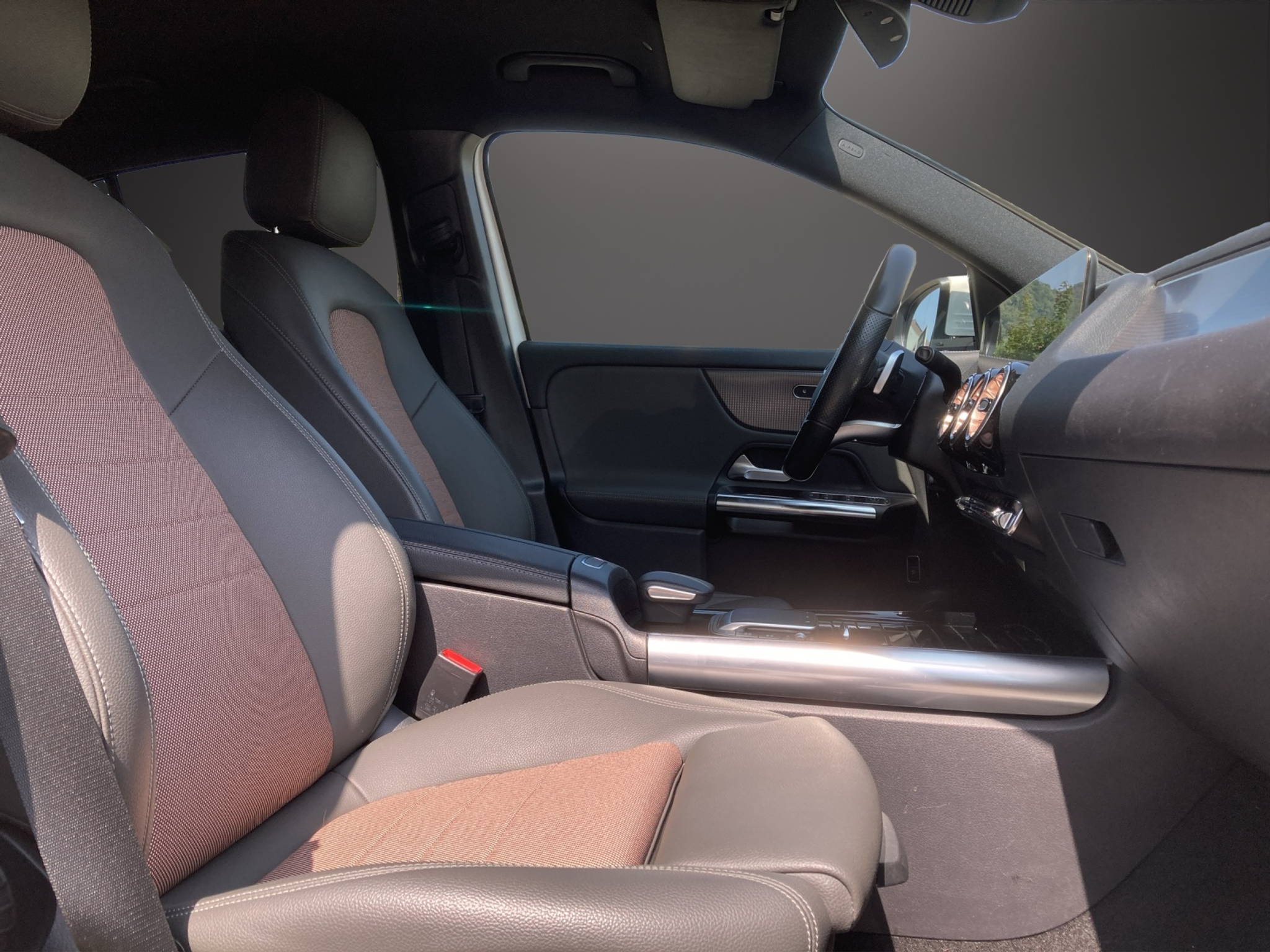 listing desktop thumbnail image 8