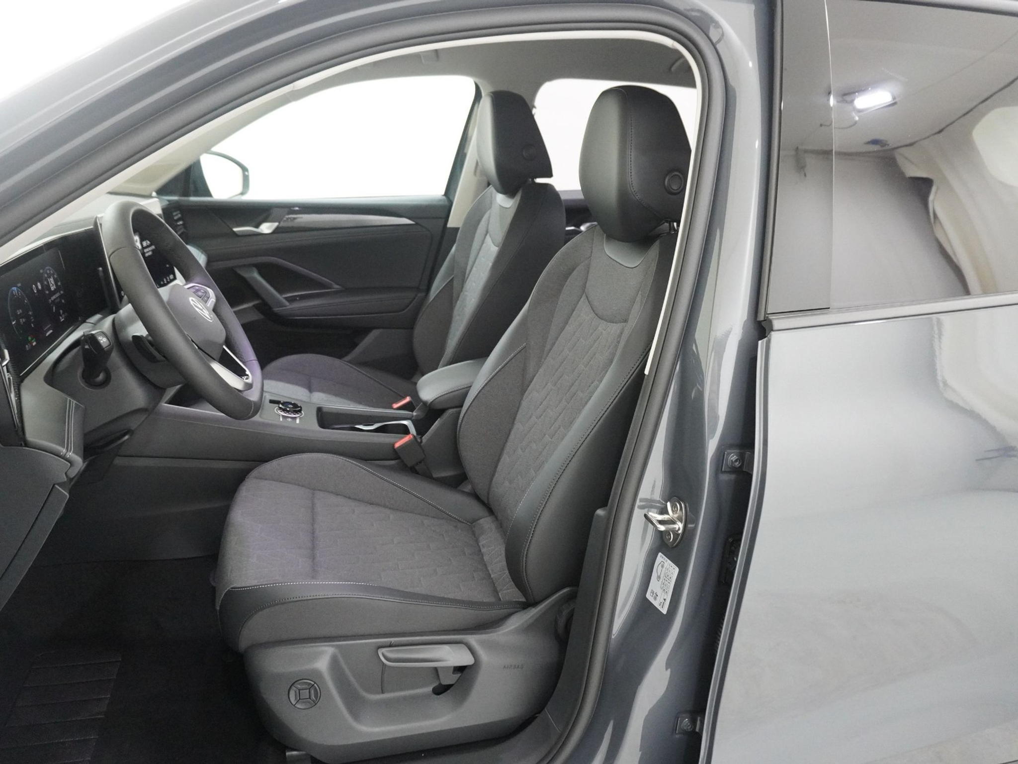 listing desktop thumbnail image 11