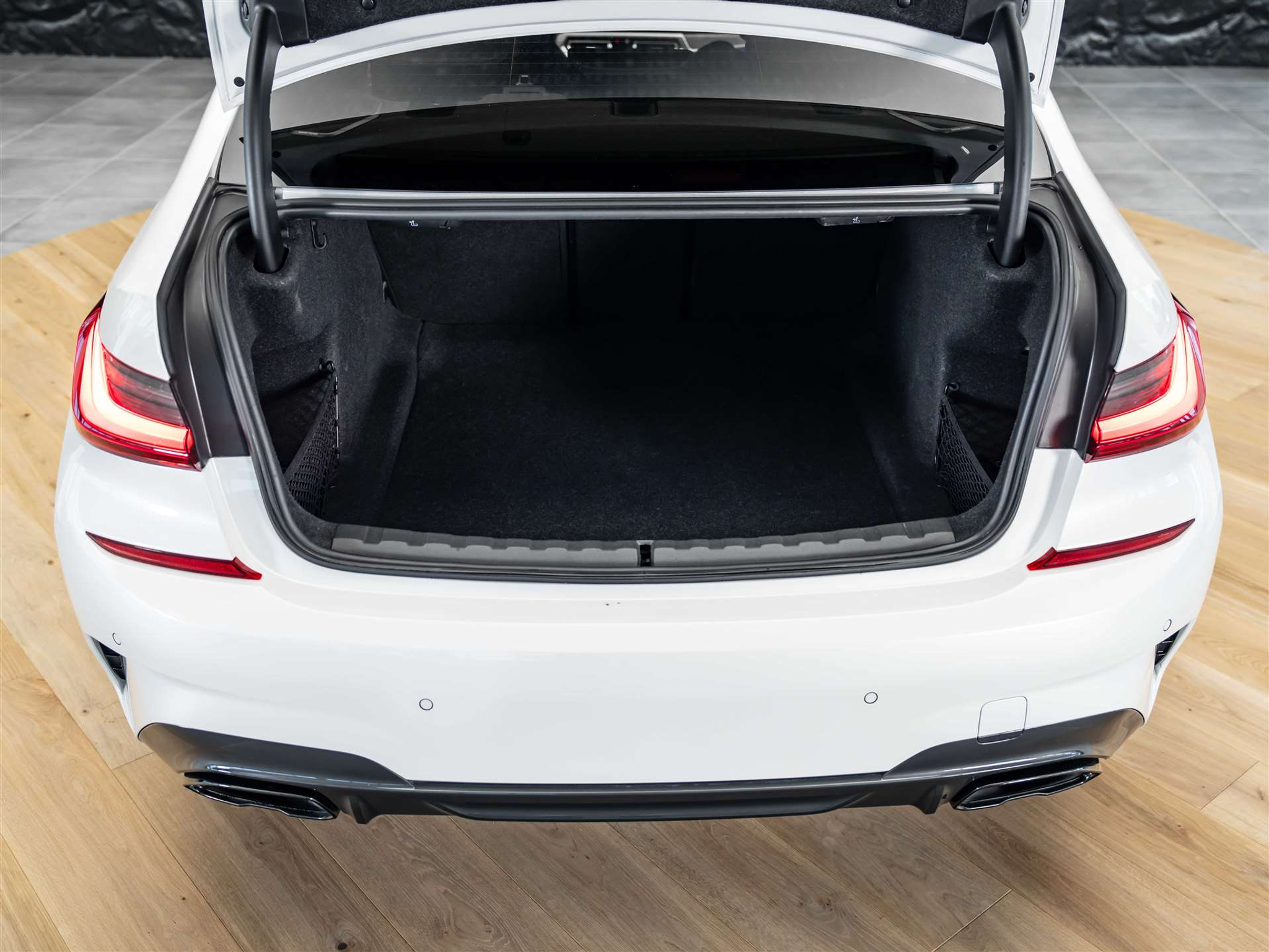 listing desktop thumbnail image 36