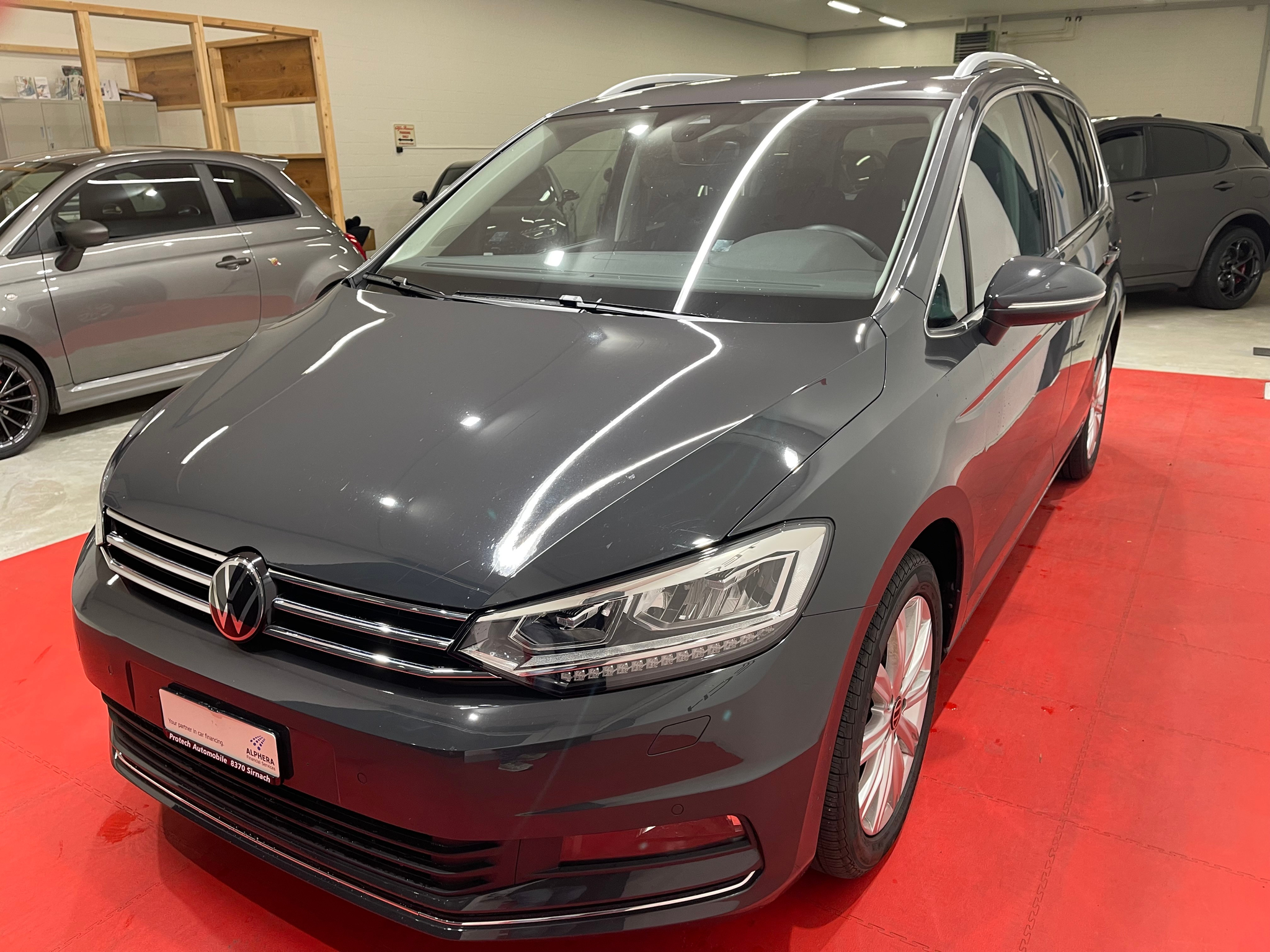 listing desktop thumbnail image 3