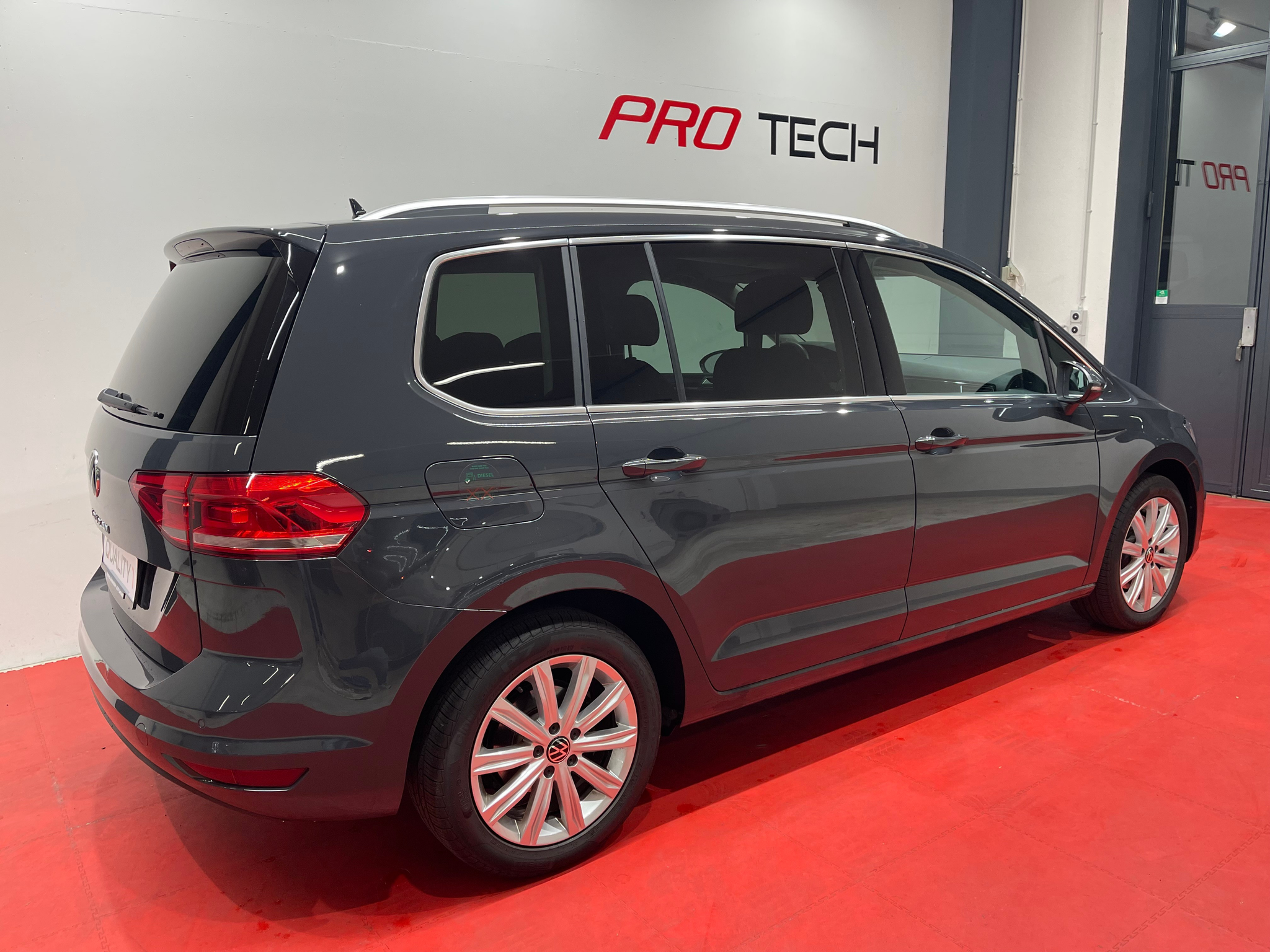 listing desktop thumbnail image 5