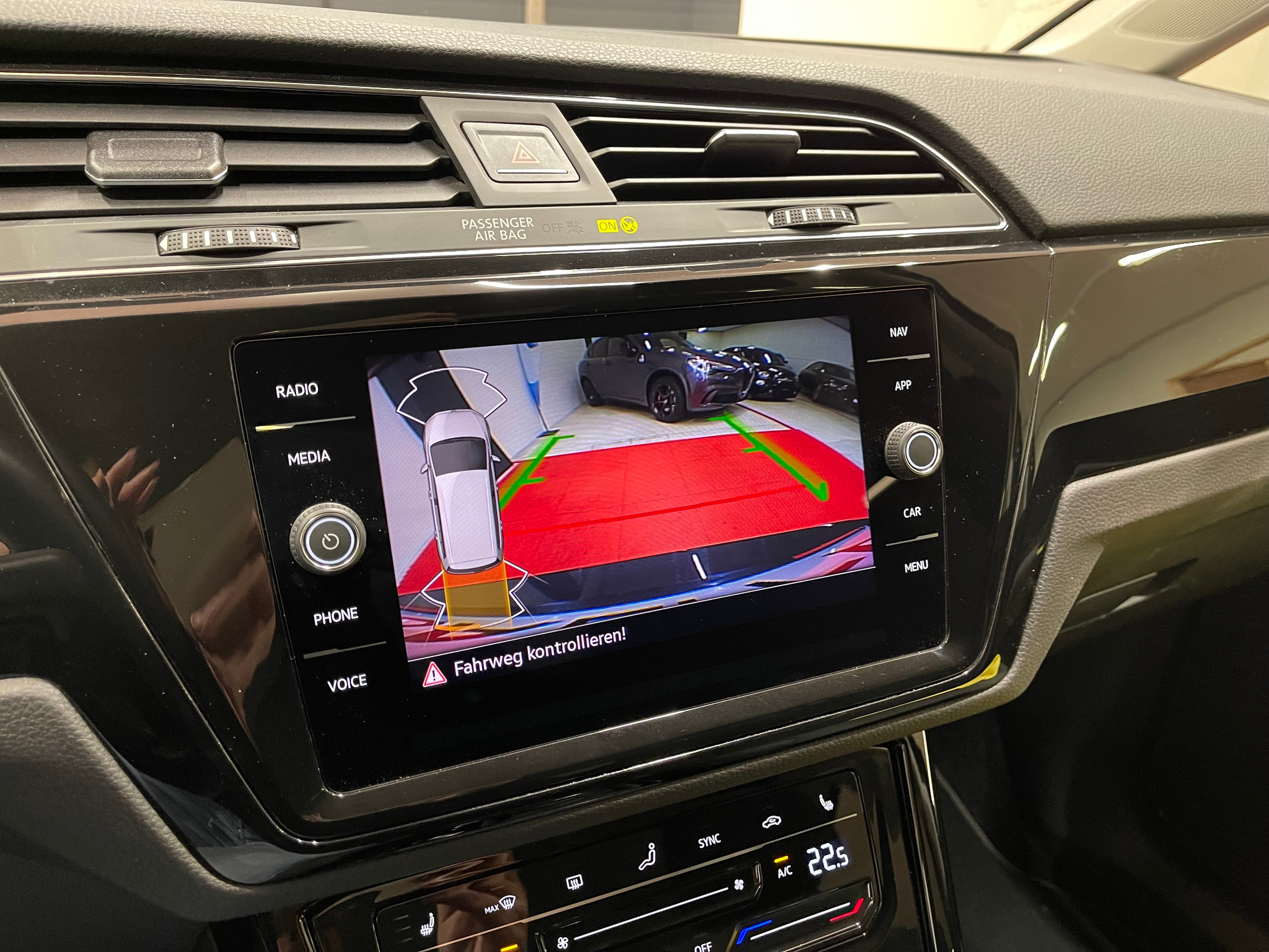 listing desktop thumbnail image 18