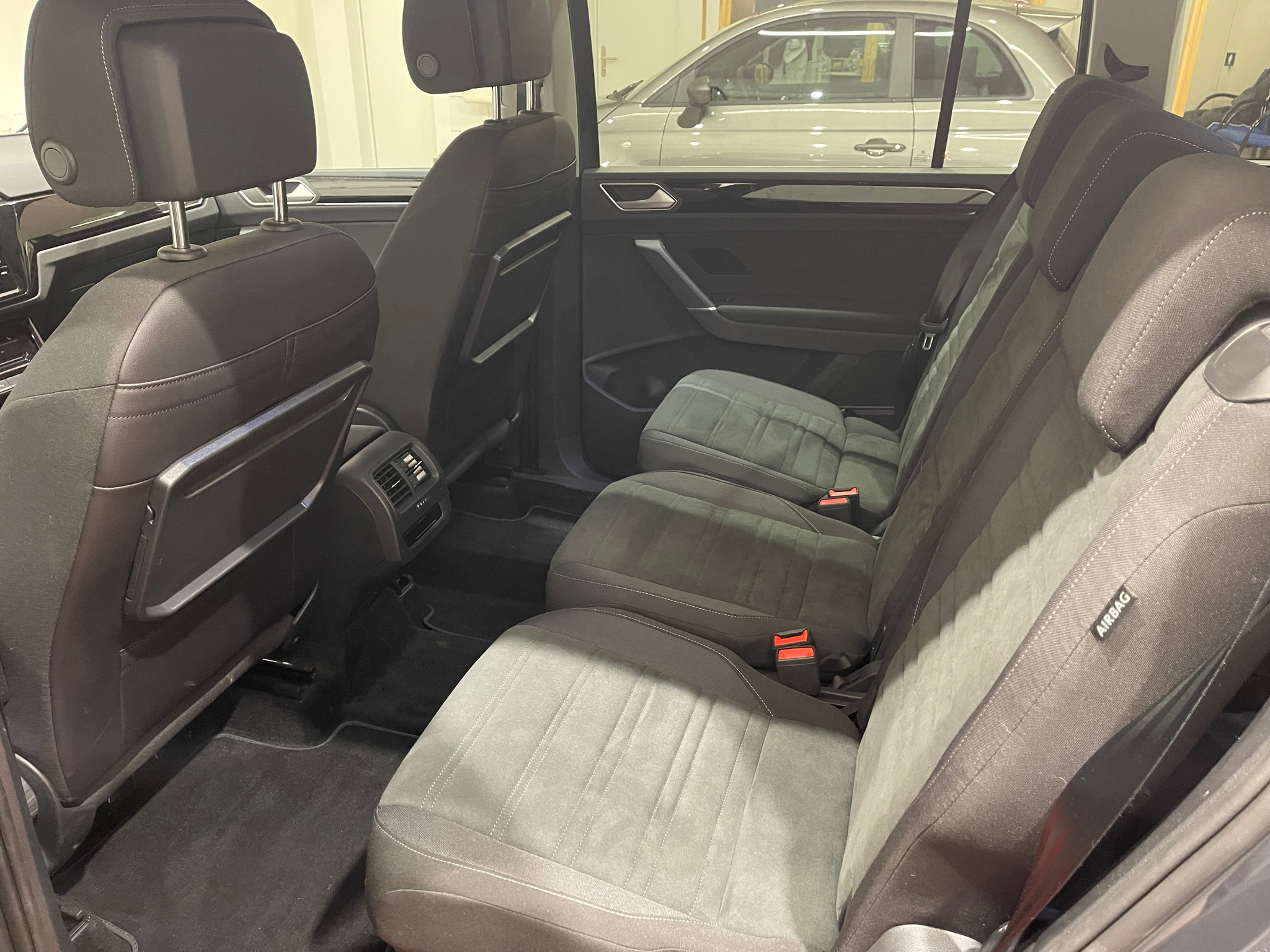 listing desktop thumbnail image 11