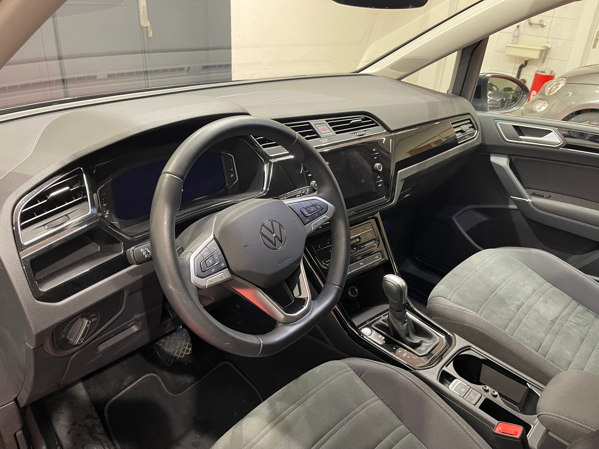 listing desktop thumbnail image 10