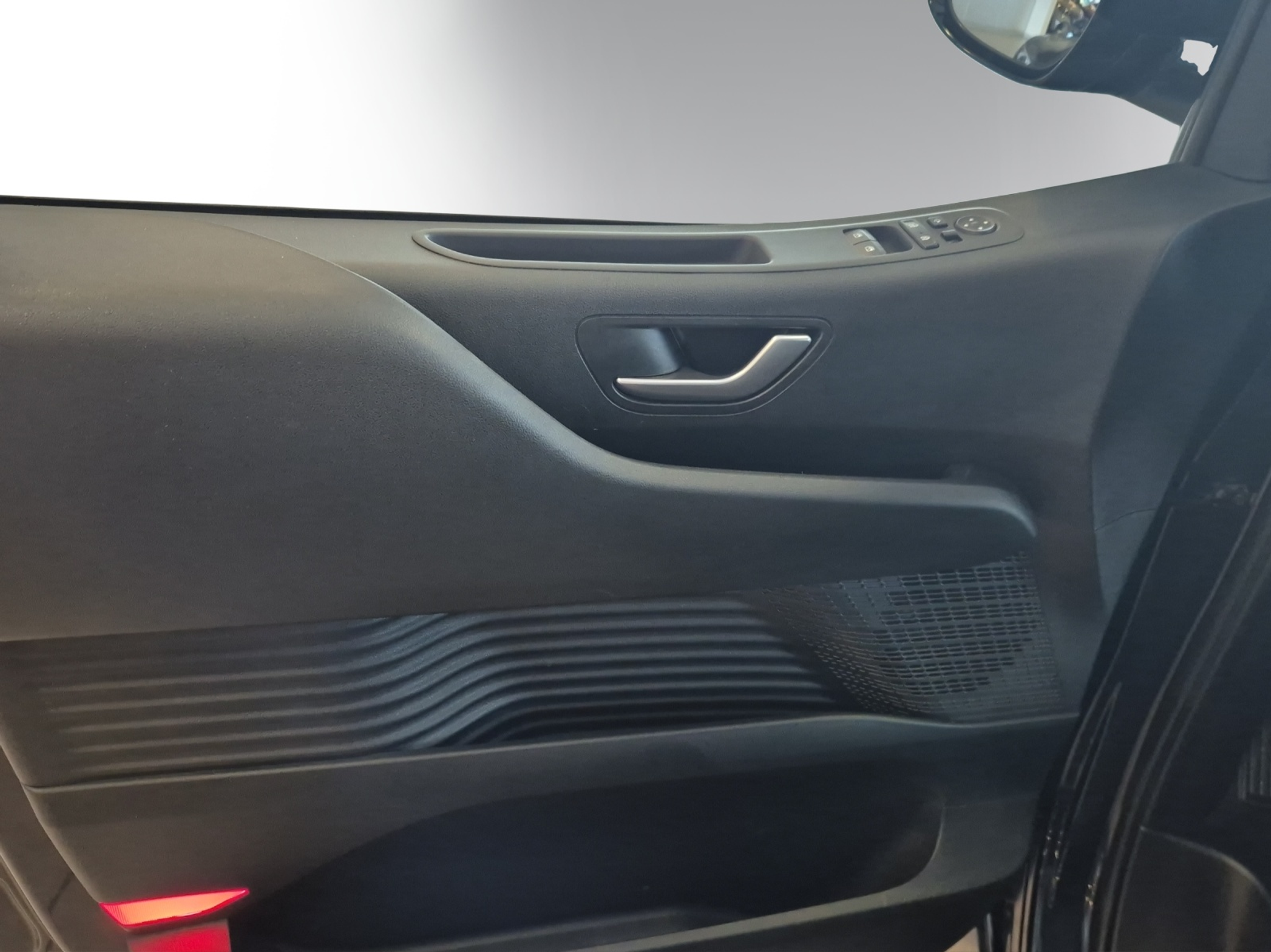 listing desktop thumbnail image 8