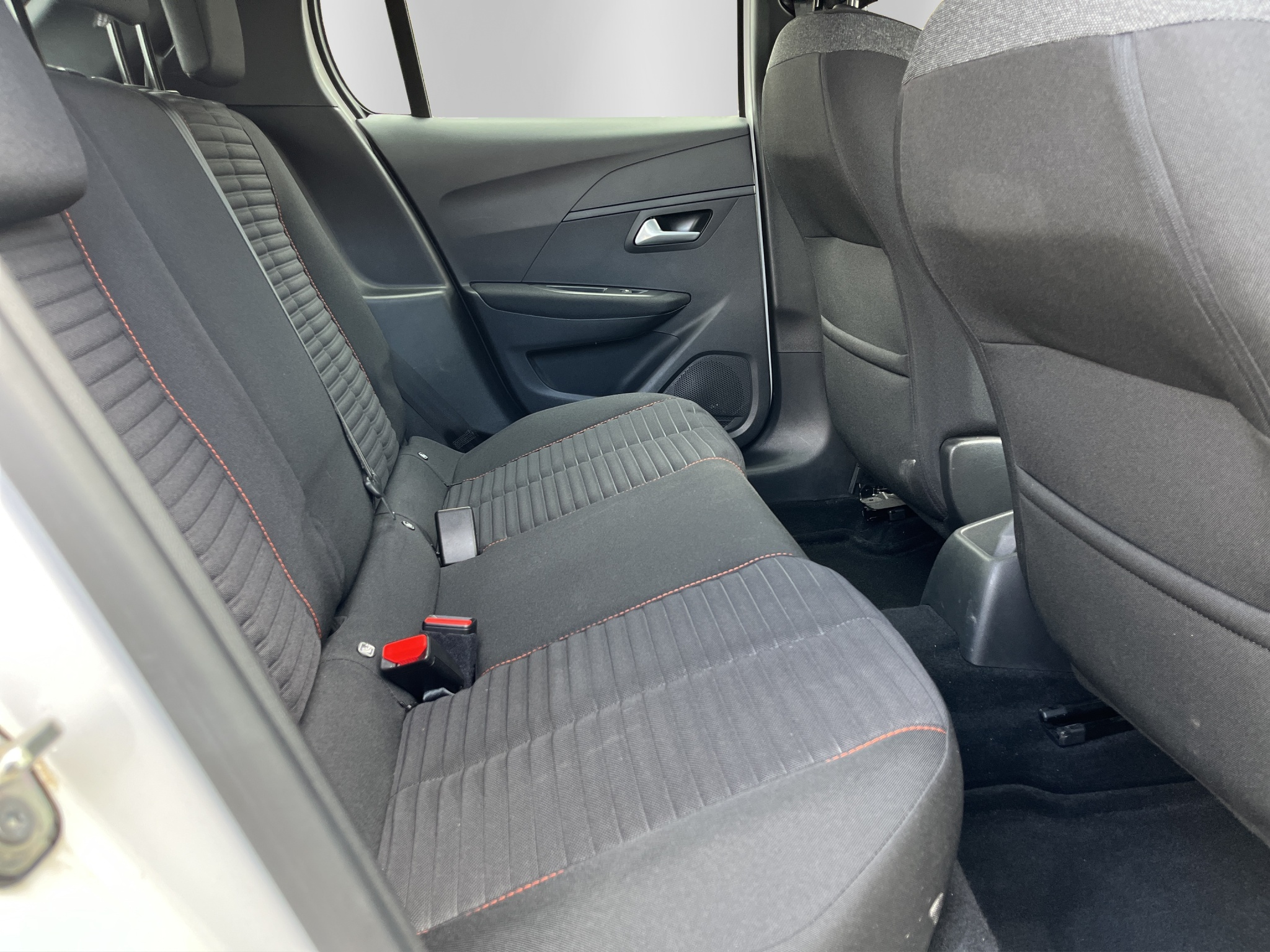 listing desktop thumbnail image 14