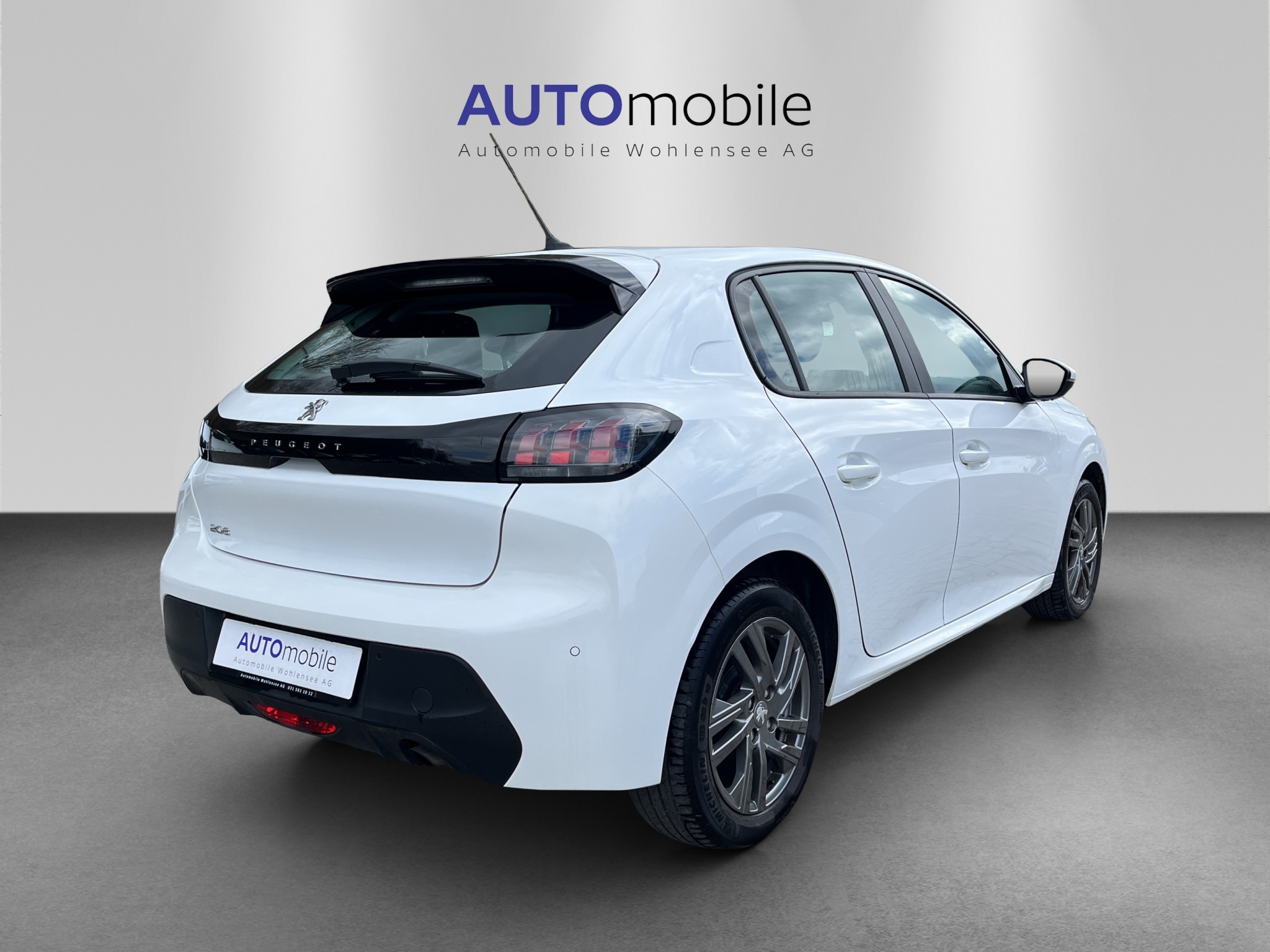 listing desktop thumbnail image 4