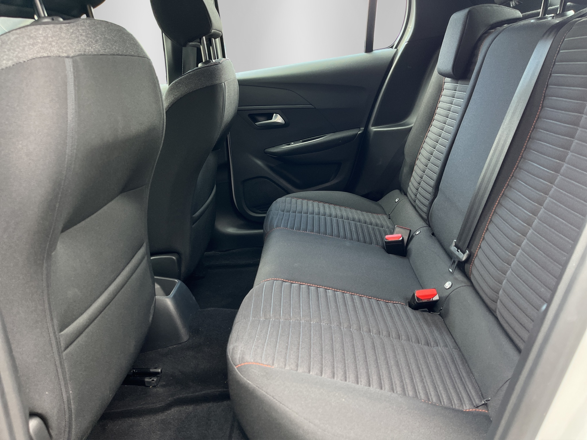 listing desktop thumbnail image 13