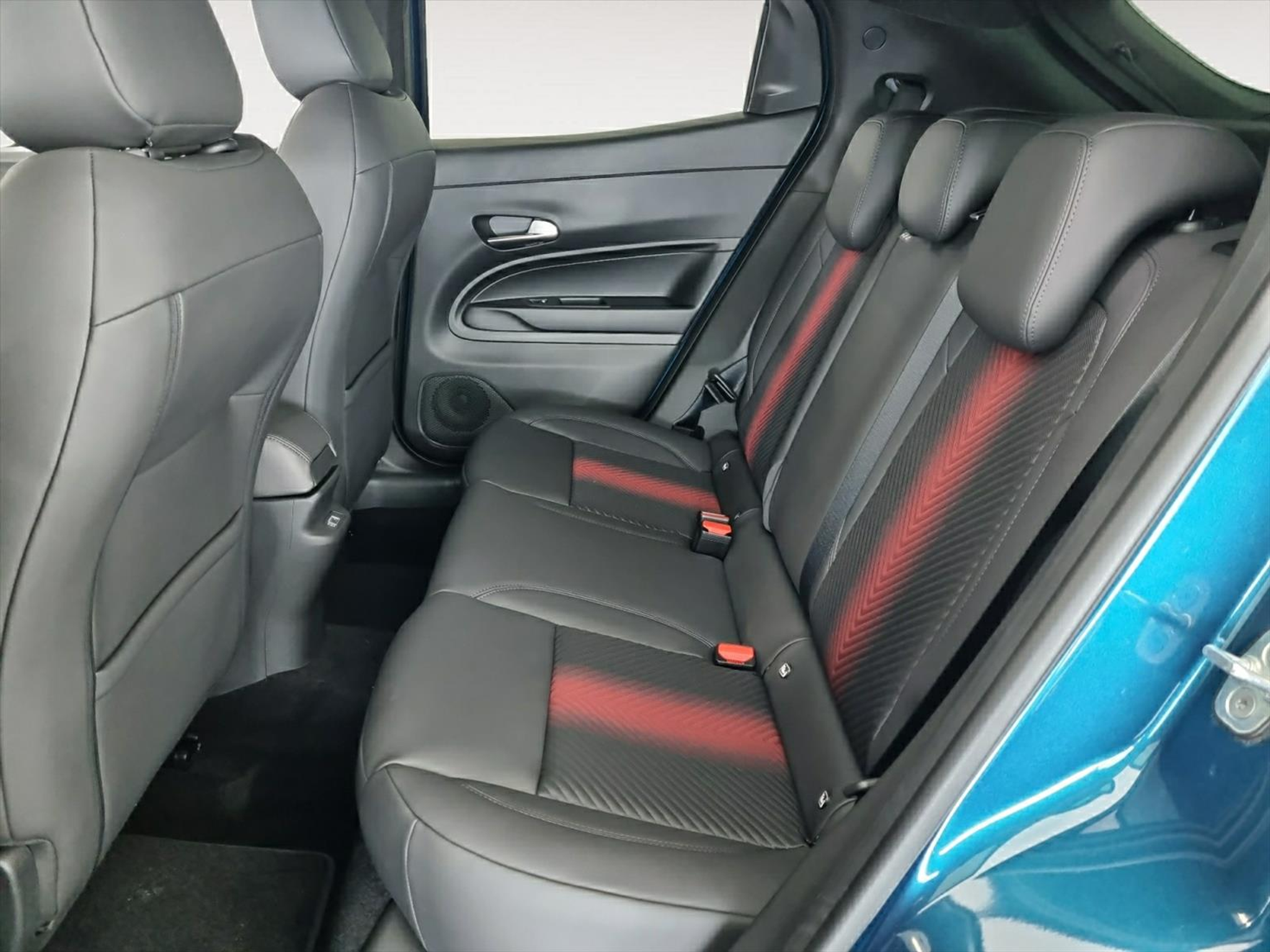 listing desktop thumbnail image 14