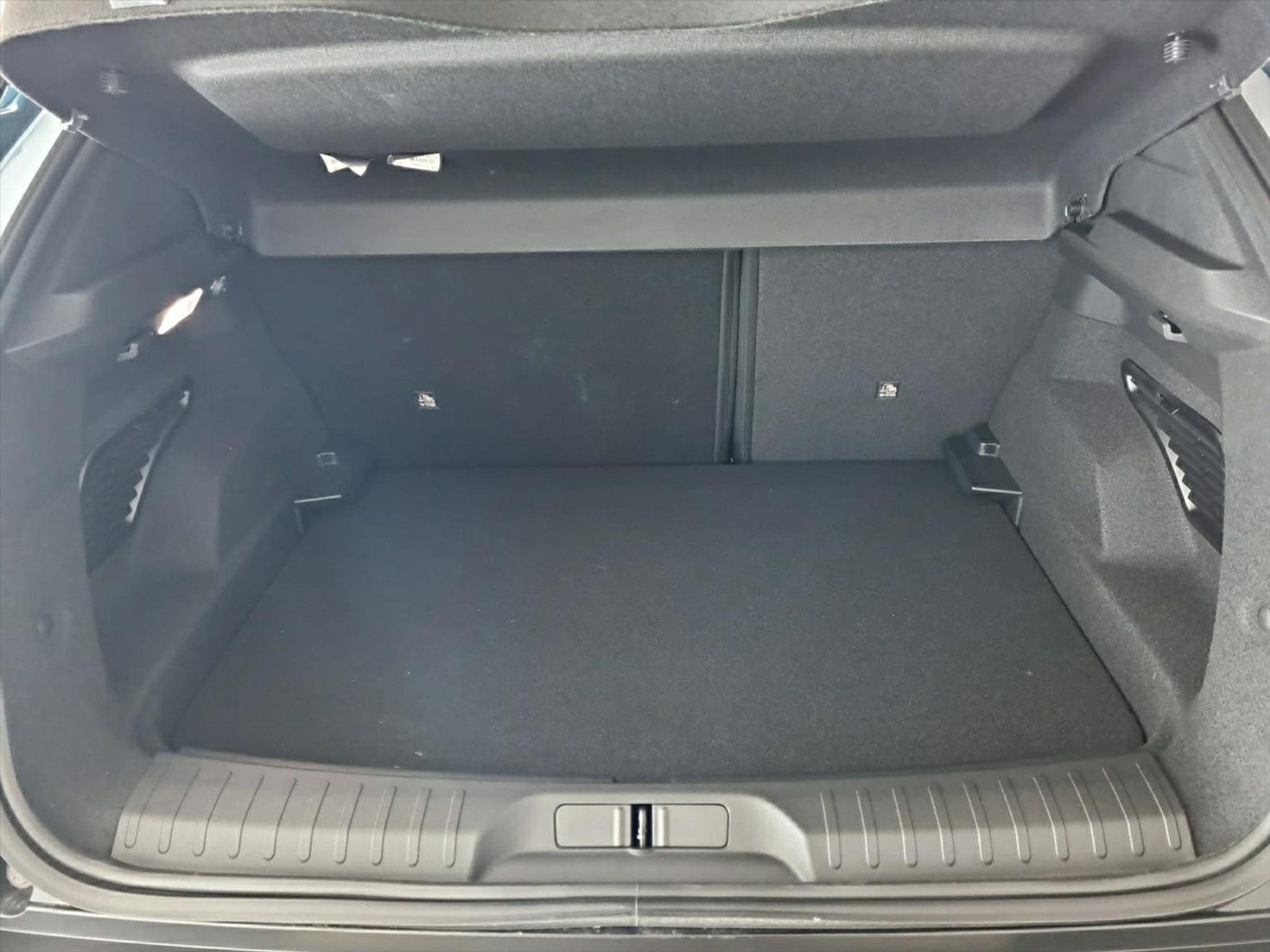 listing desktop thumbnail image 13