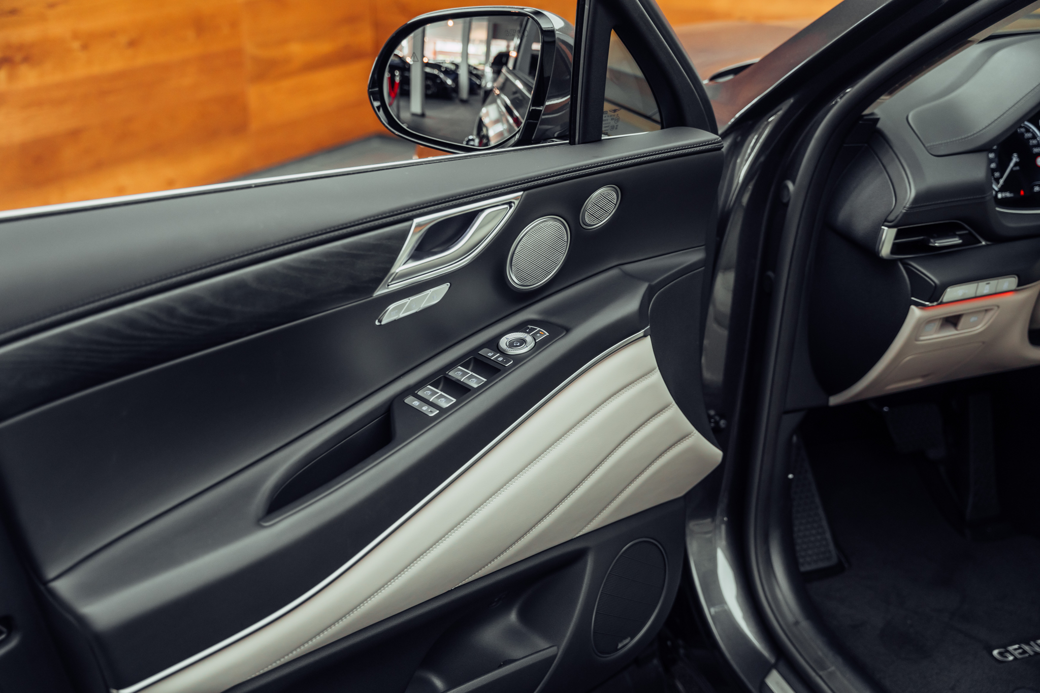 listing desktop thumbnail image 18