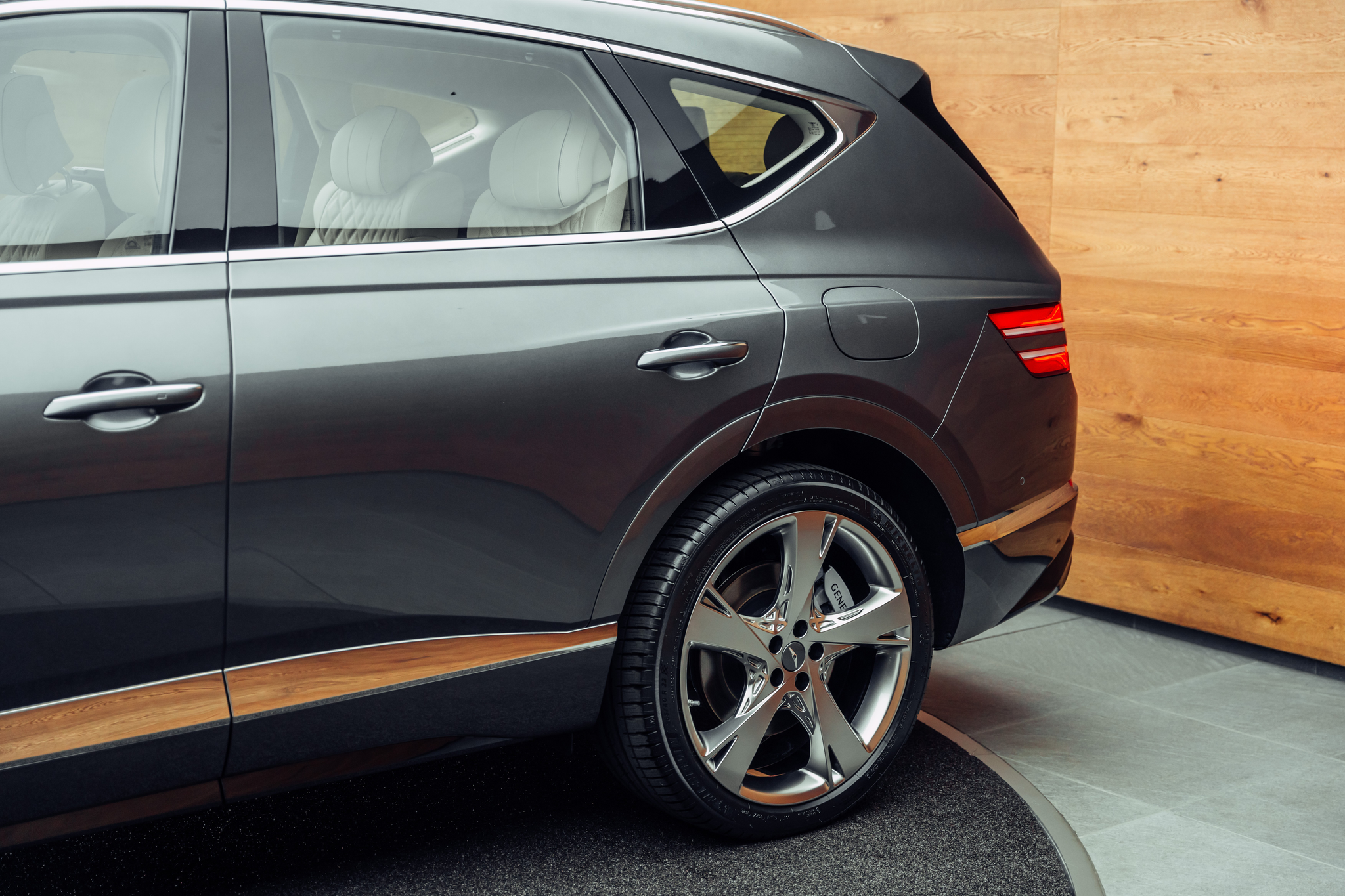 listing desktop thumbnail image 23