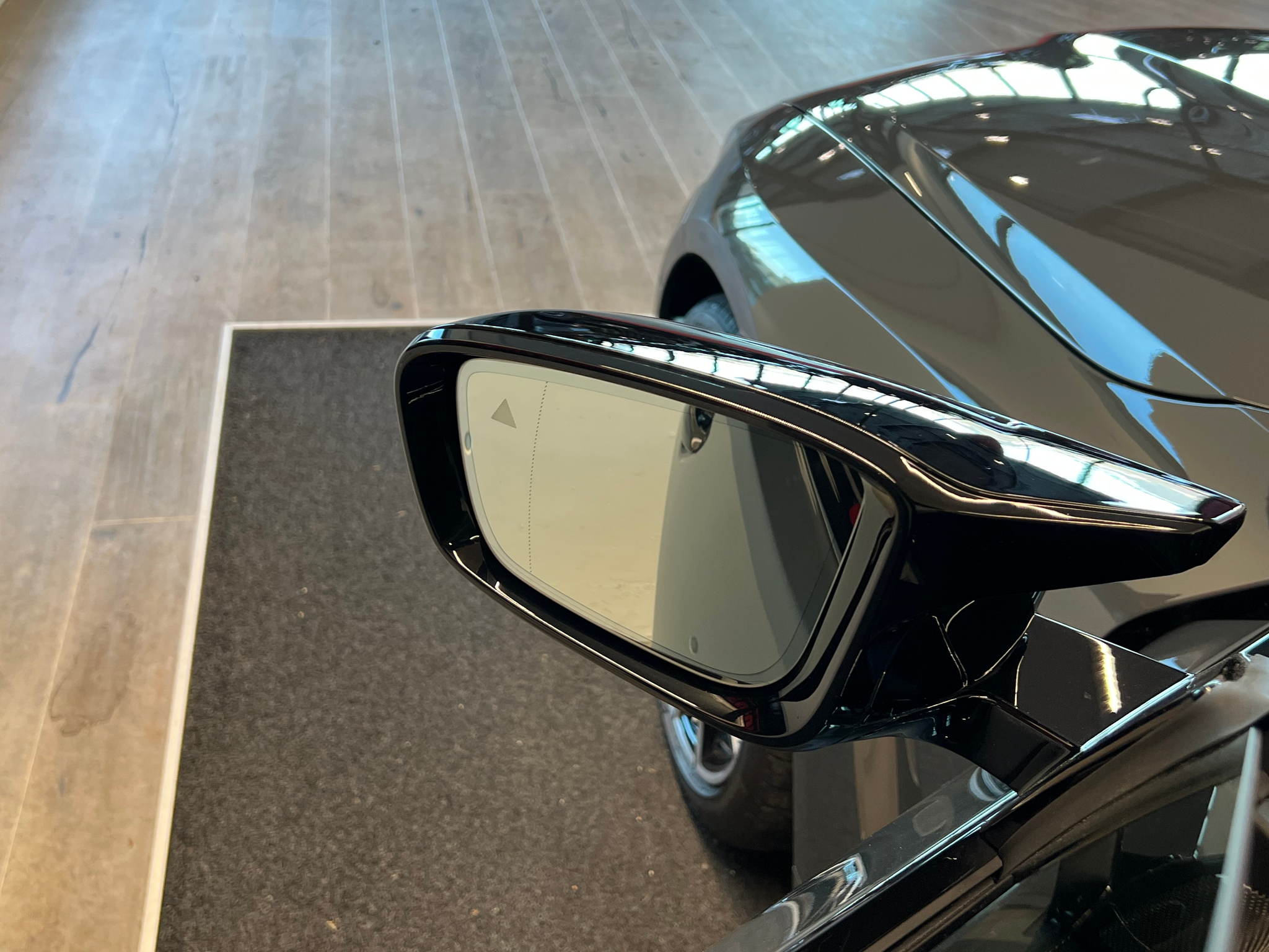 listing desktop thumbnail image 15