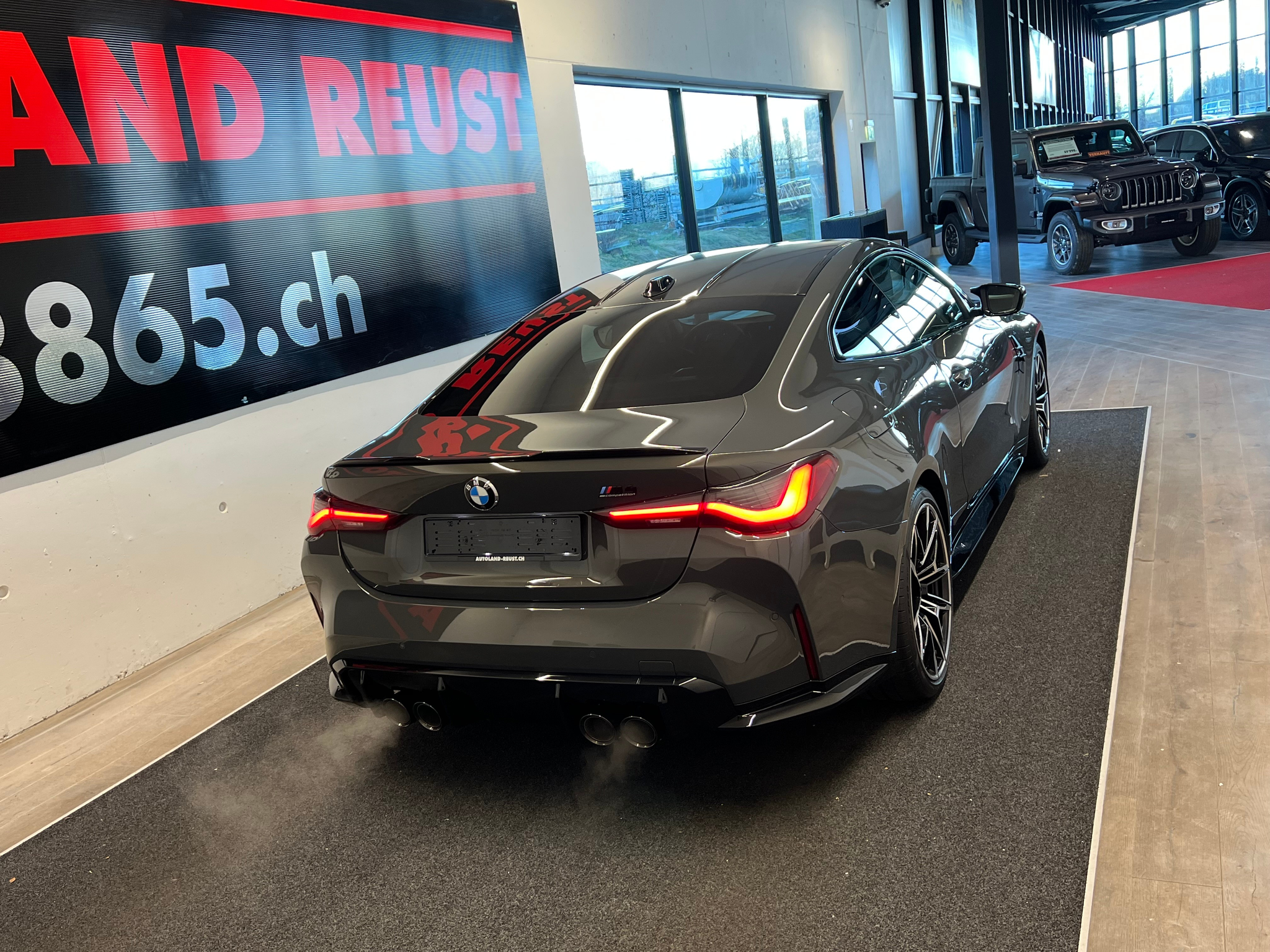 listing desktop thumbnail image 7