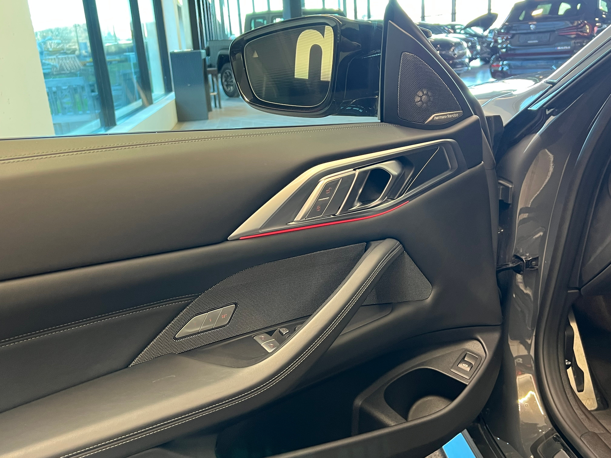 listing desktop thumbnail image 12