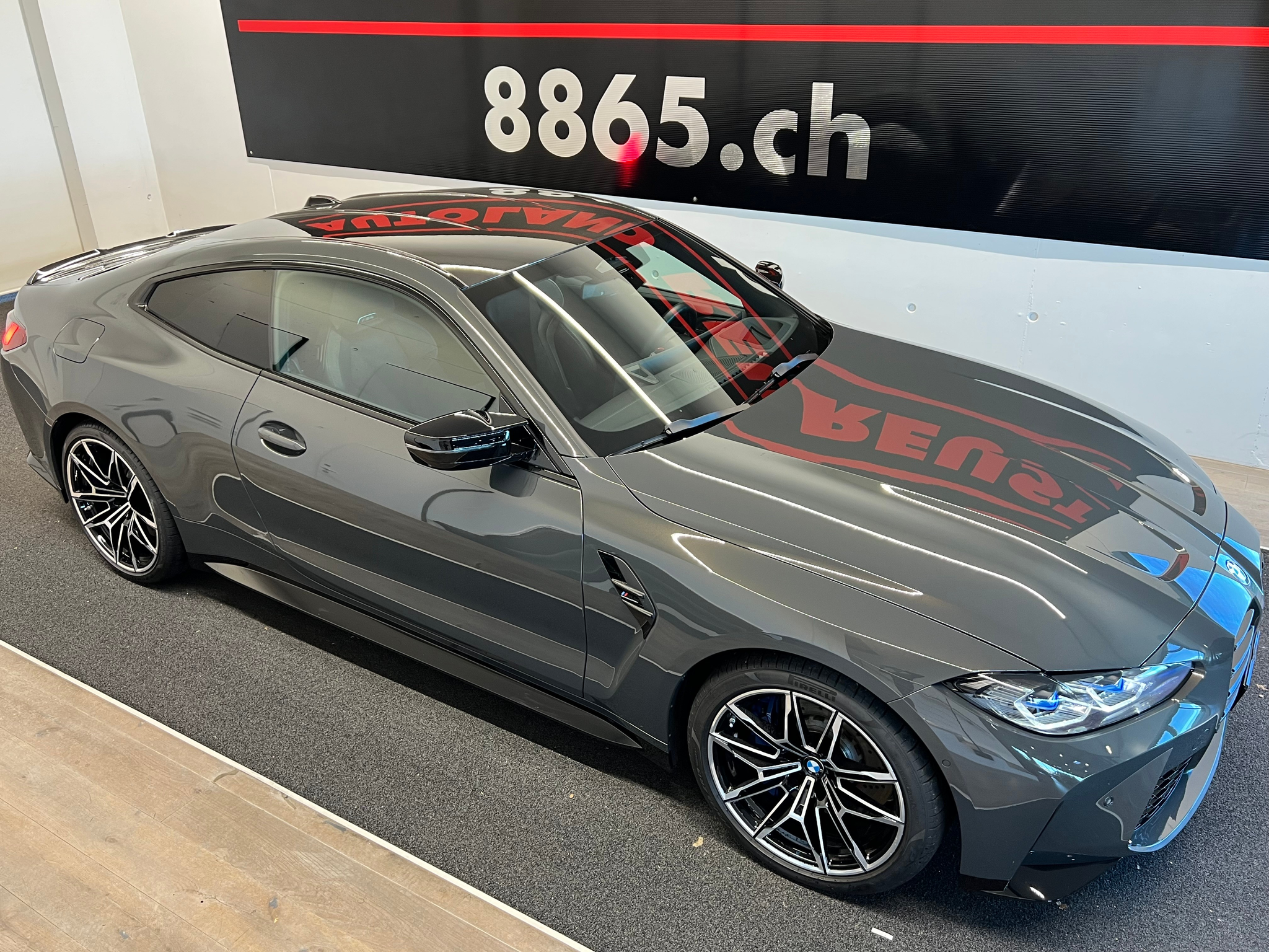 listing desktop thumbnail image 4