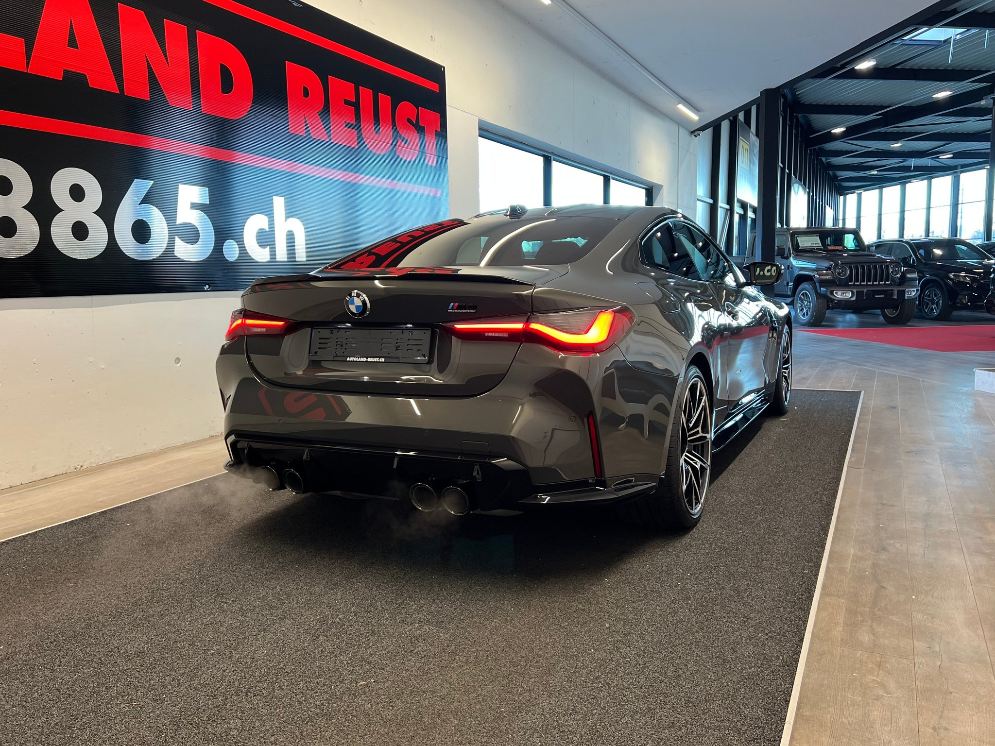 listing desktop thumbnail image 6