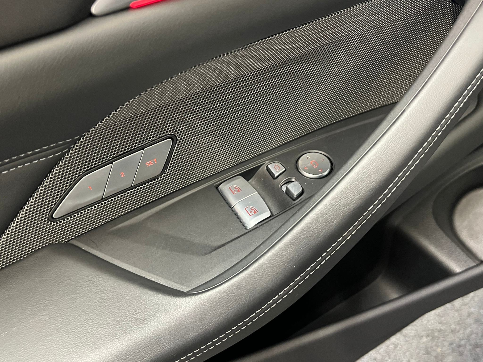 listing desktop thumbnail image 14