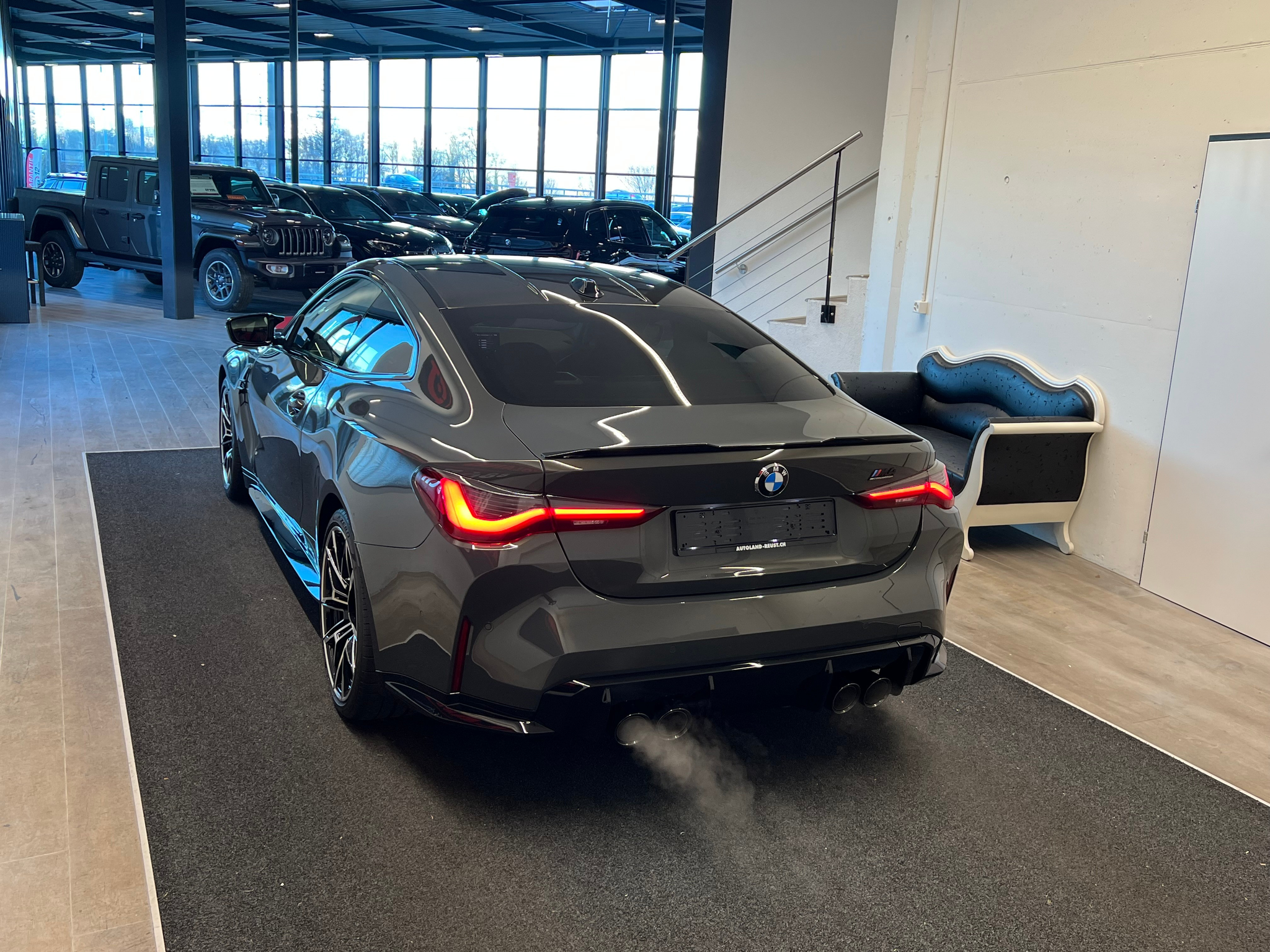 listing desktop thumbnail image 9