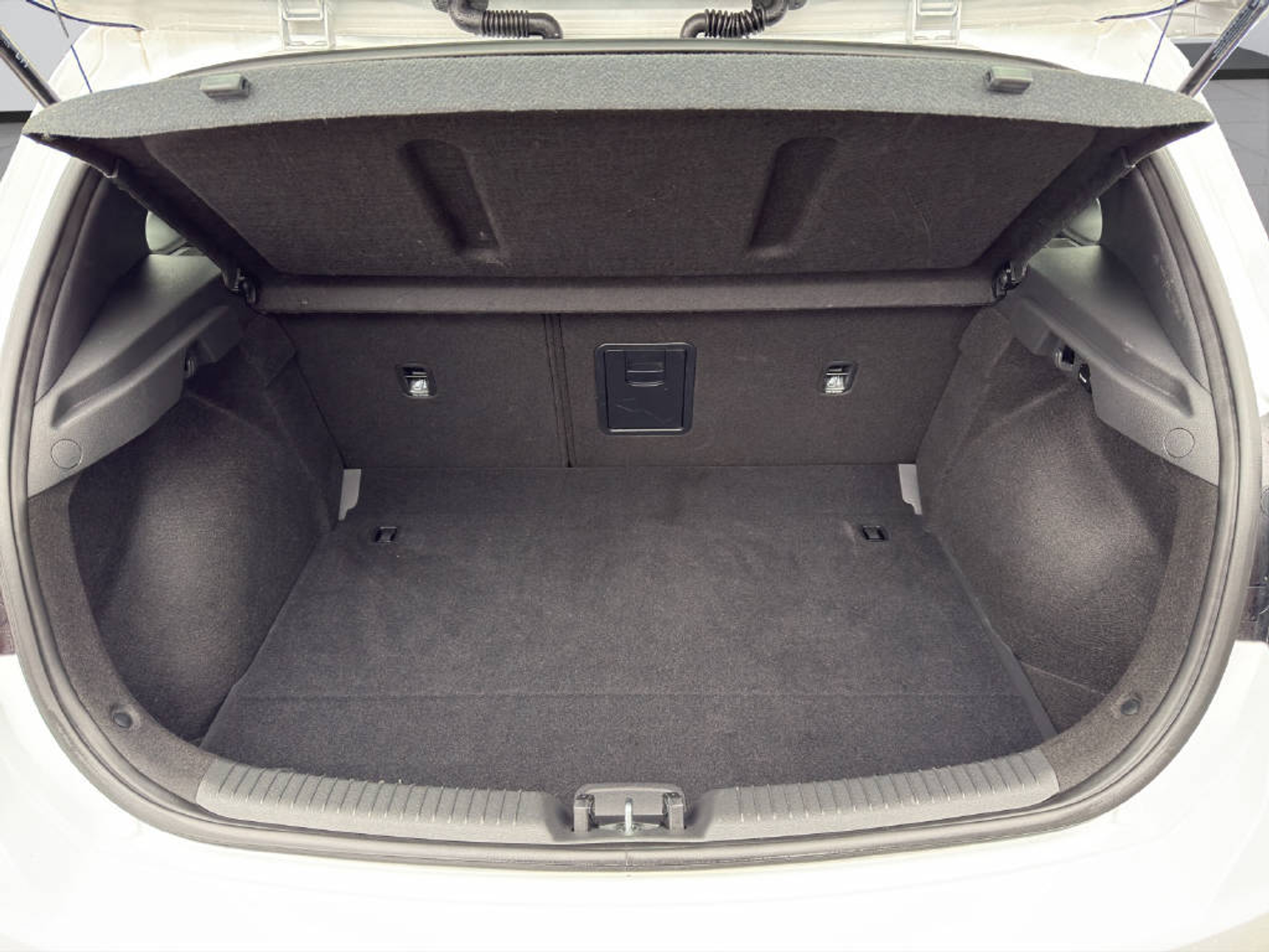 listing desktop thumbnail image 8