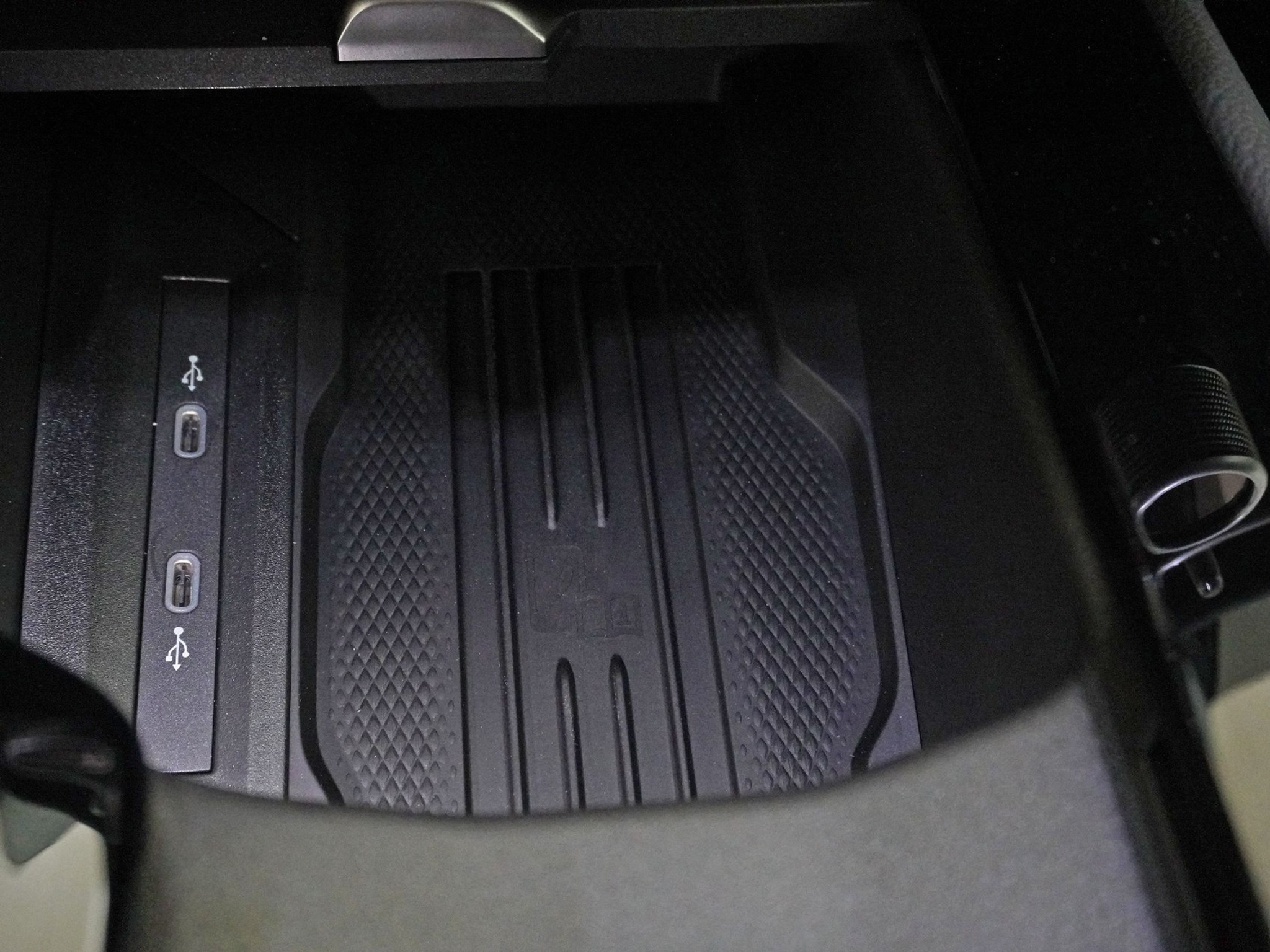 listing desktop thumbnail image 23