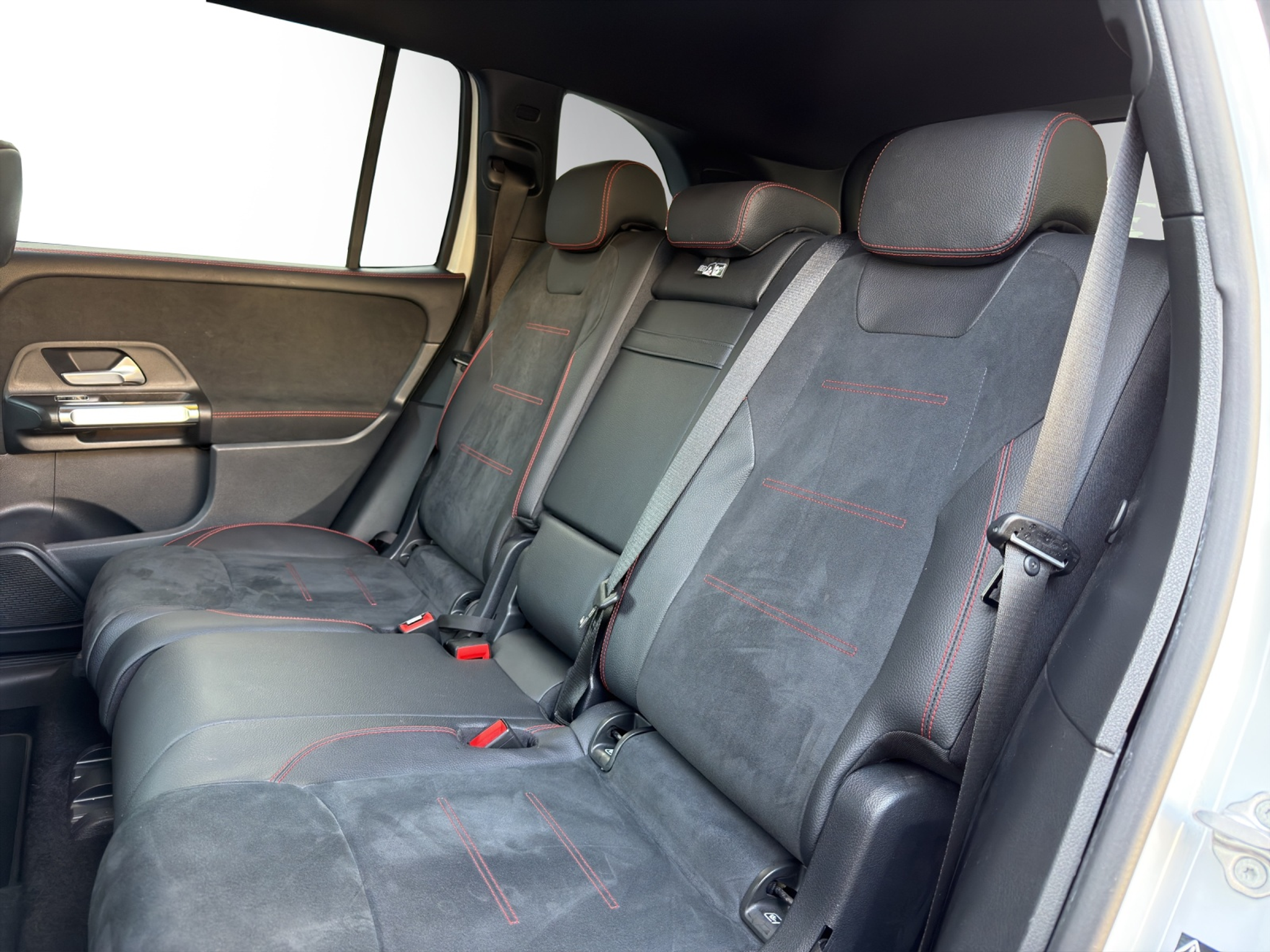 listing desktop thumbnail image 12