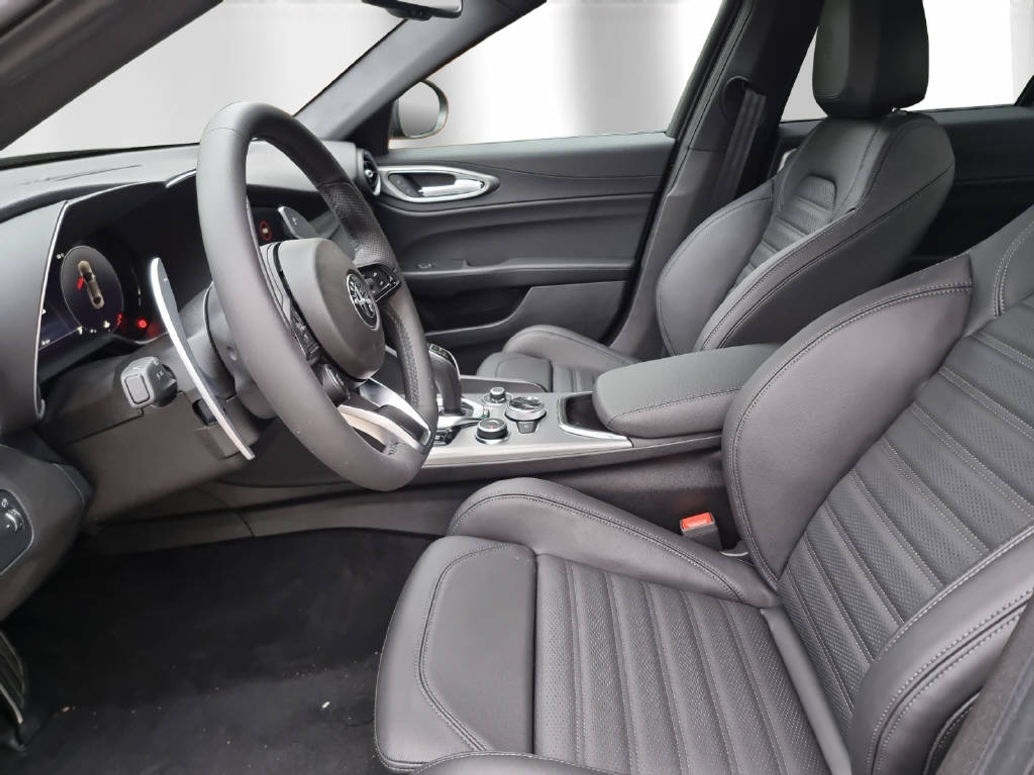 listing desktop thumbnail image 3