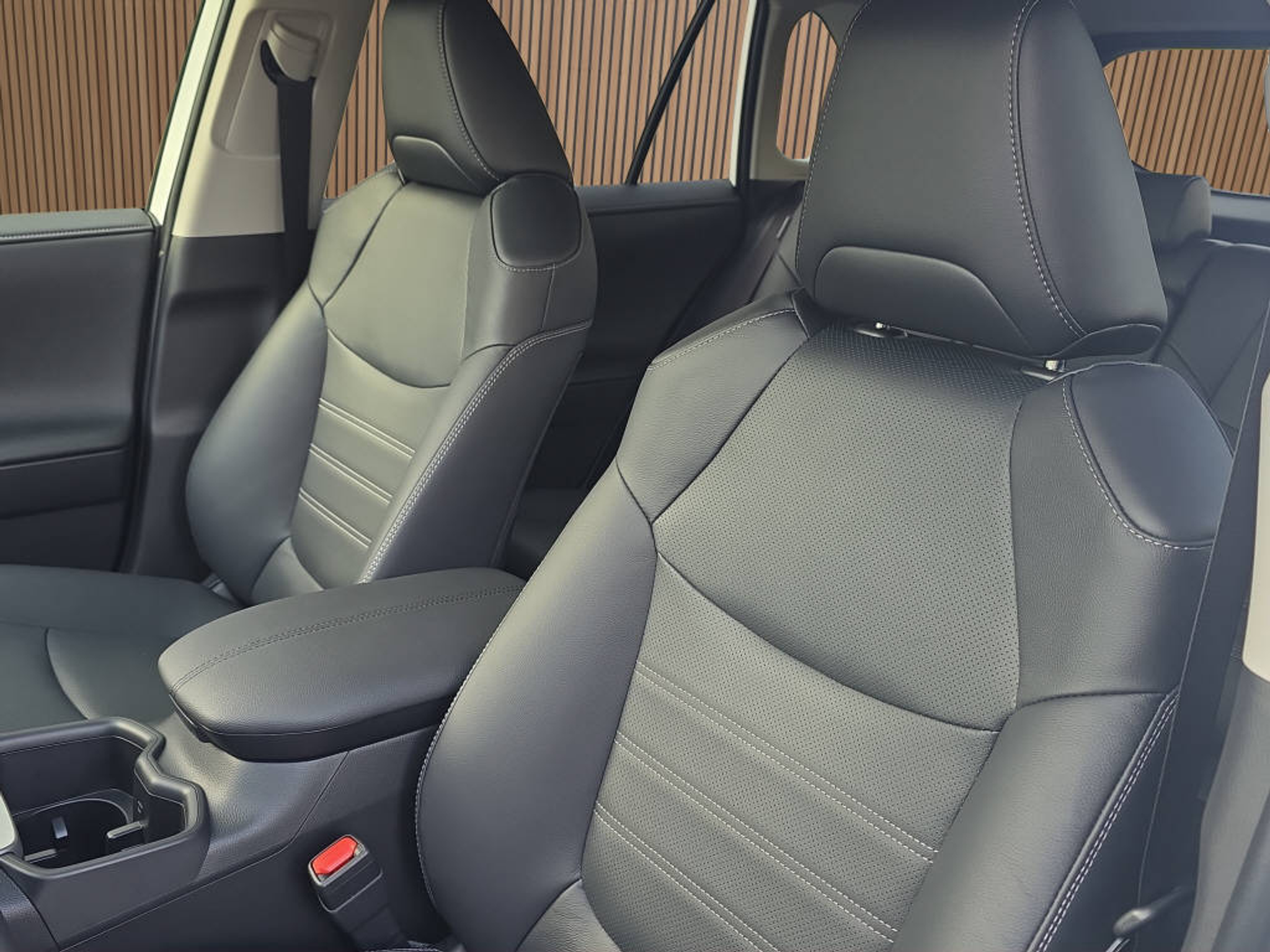 listing desktop thumbnail image 18