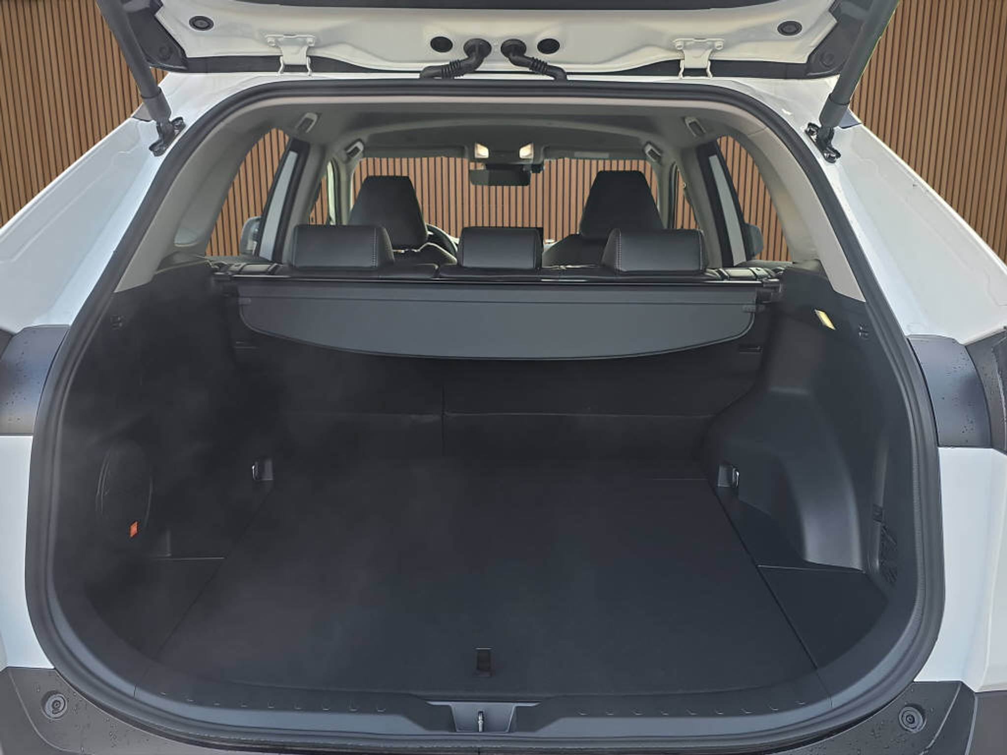 listing desktop thumbnail image 17