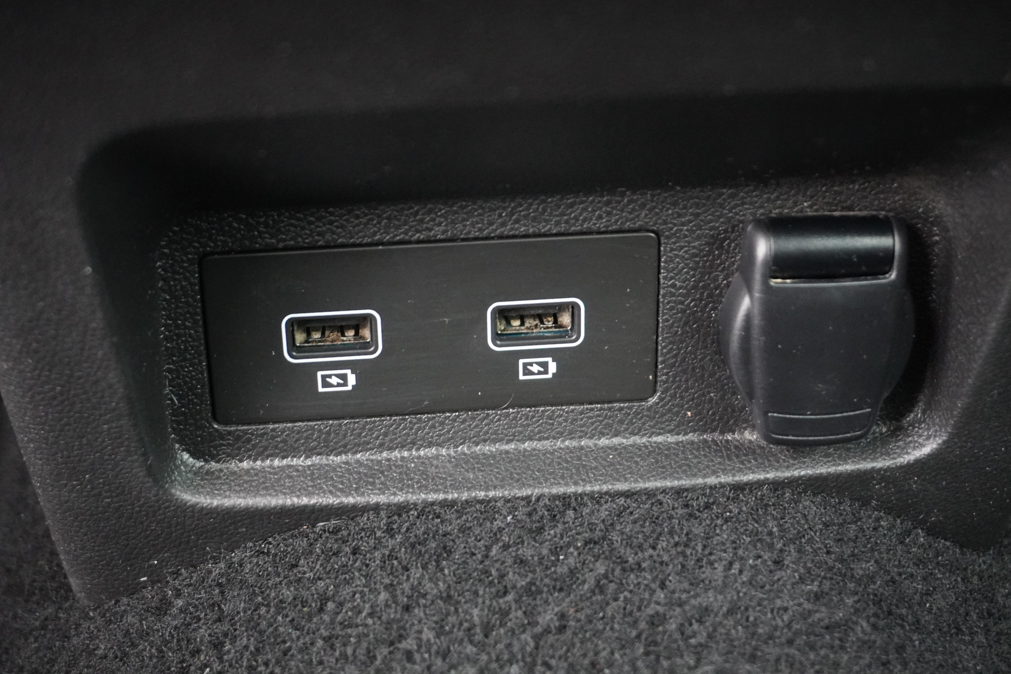 listing desktop thumbnail image 11