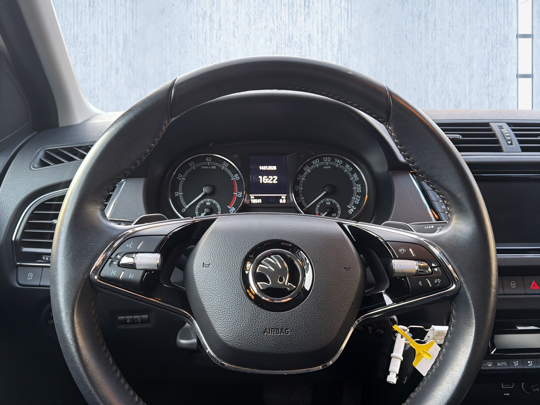 listing desktop thumbnail image 12