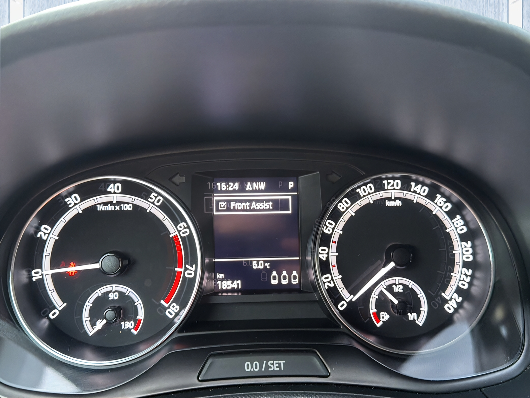 listing desktop thumbnail image 19