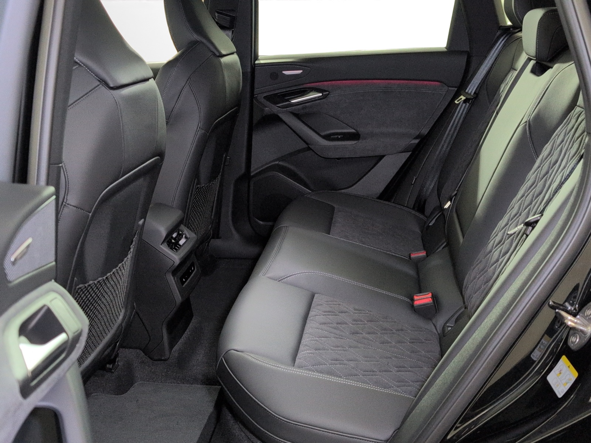 listing desktop thumbnail image 7