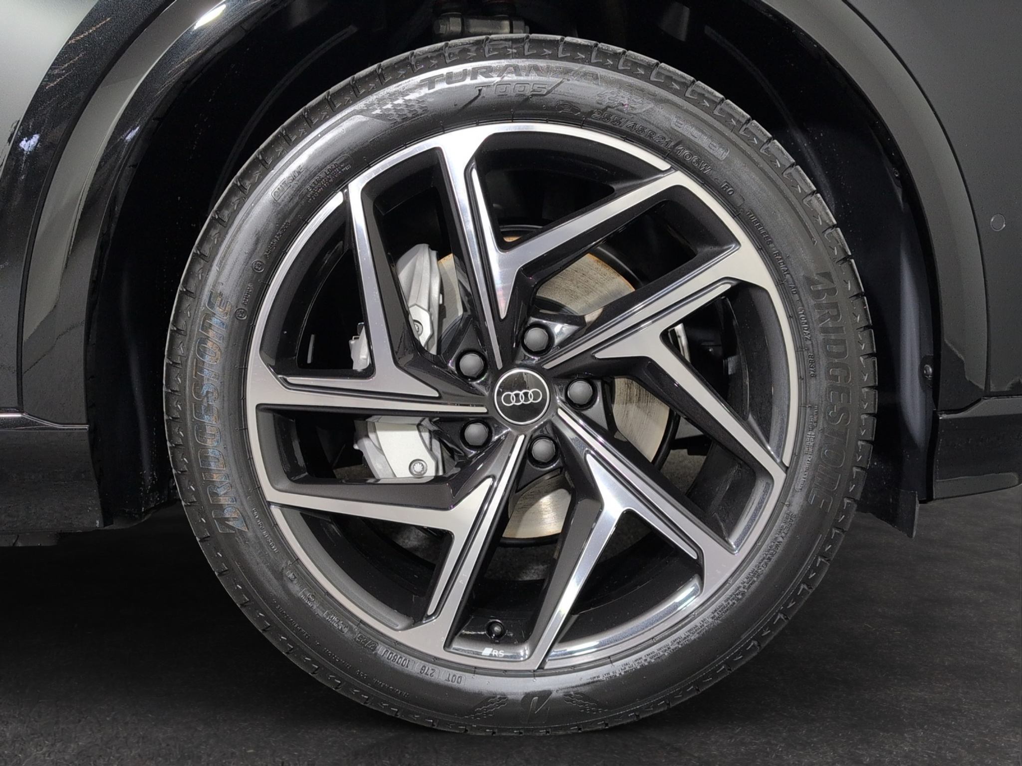 listing desktop thumbnail image 4