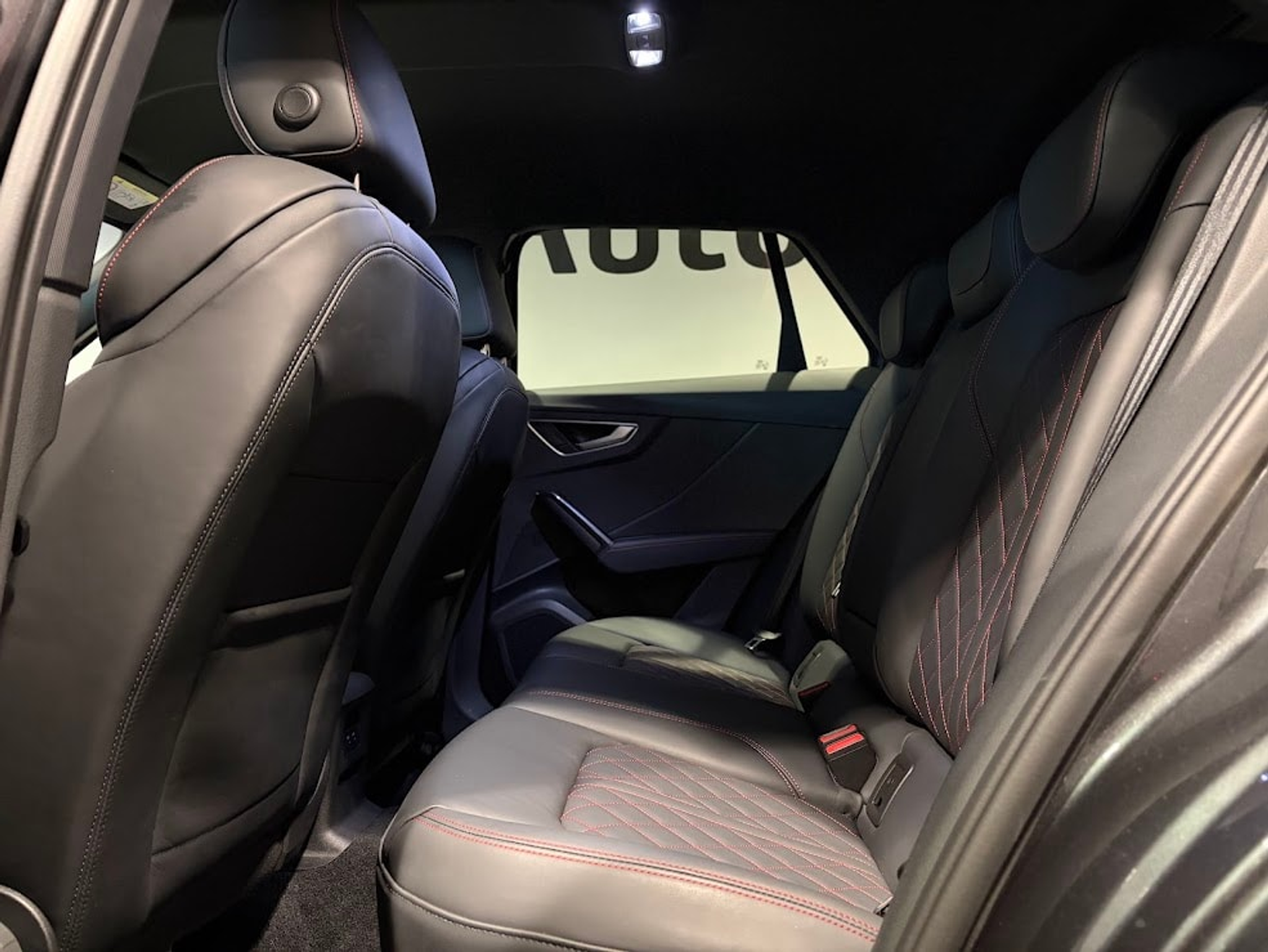 listing desktop thumbnail image 4