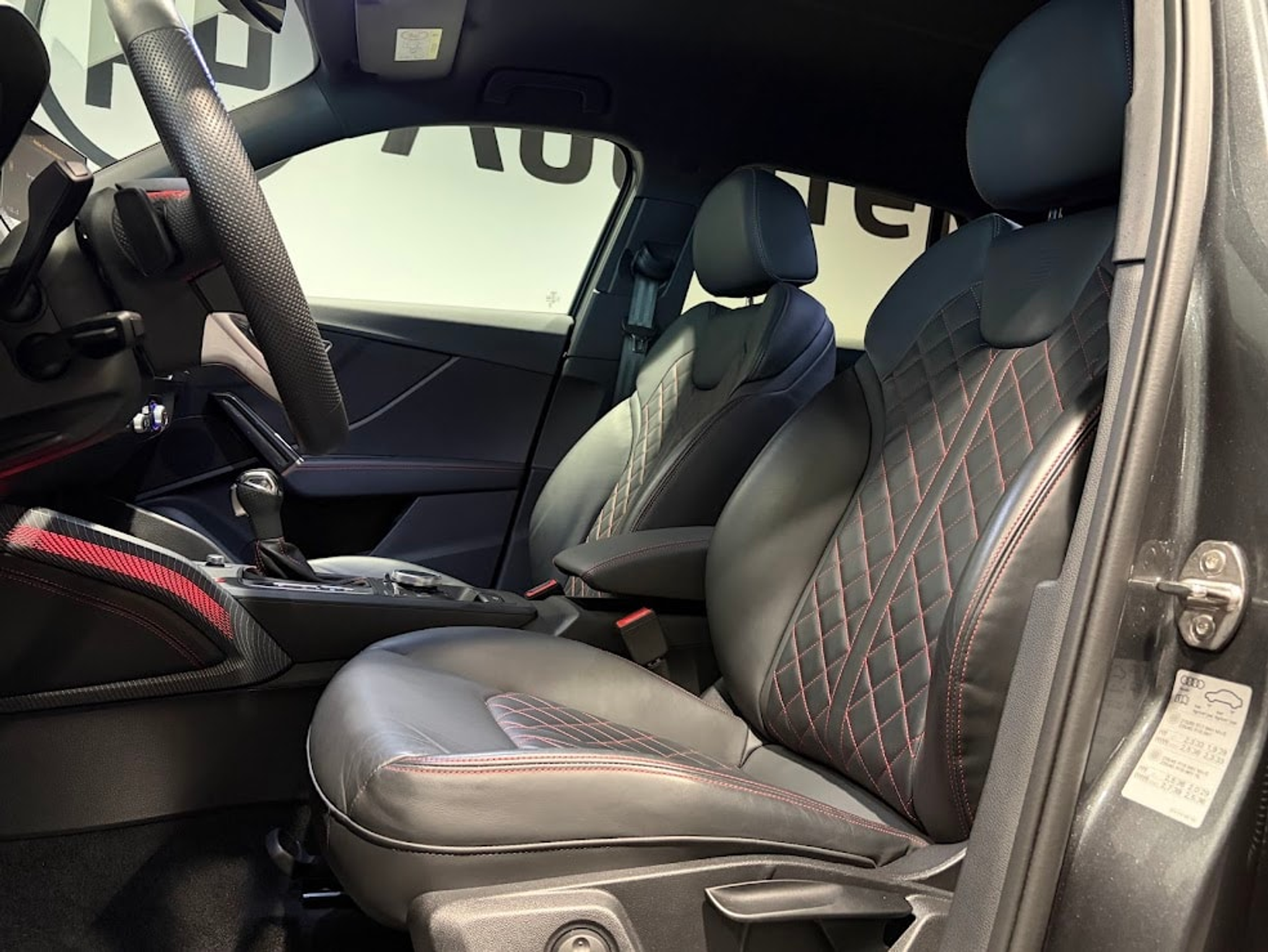 listing desktop thumbnail image 3