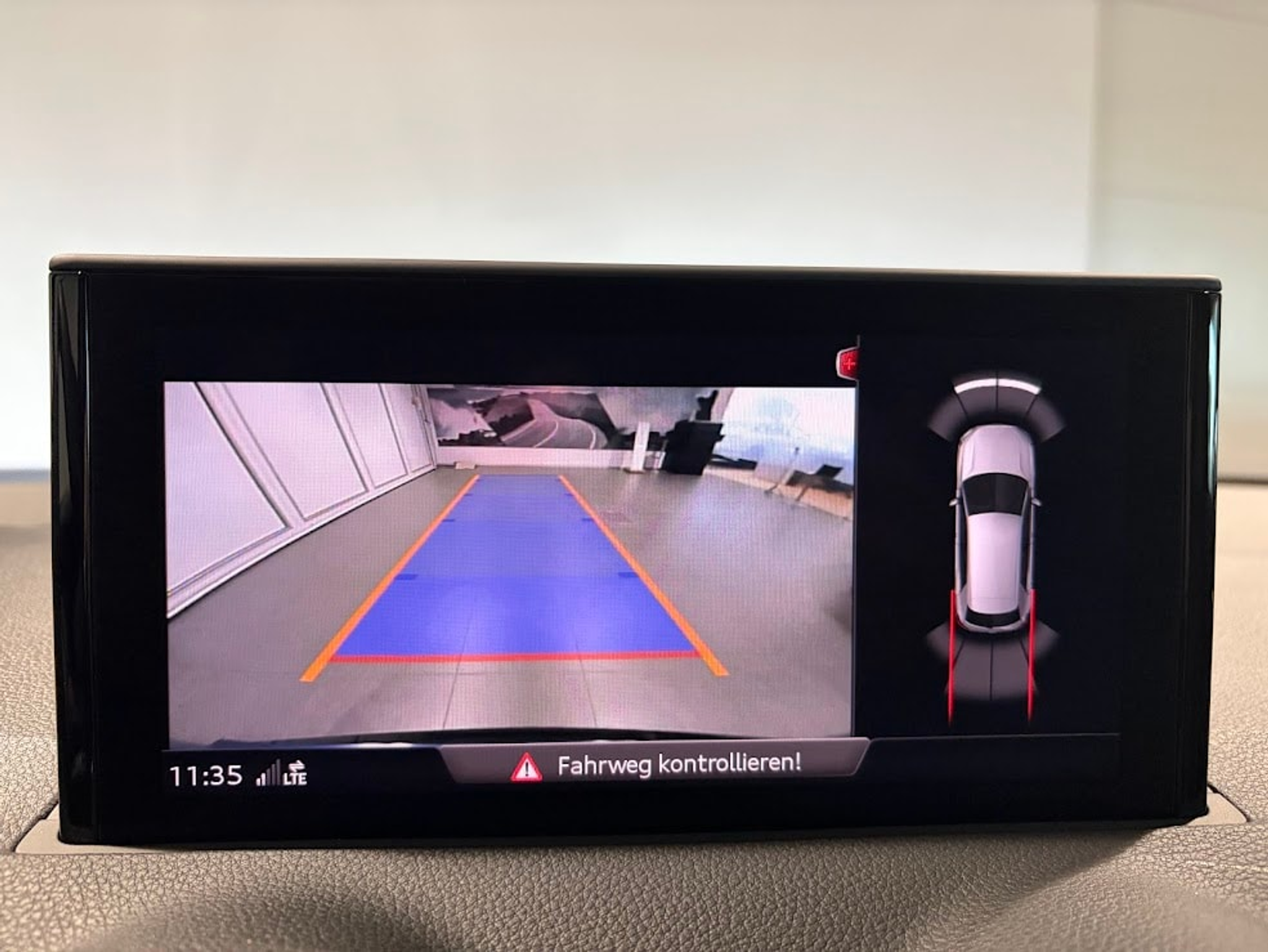 listing desktop thumbnail image 8